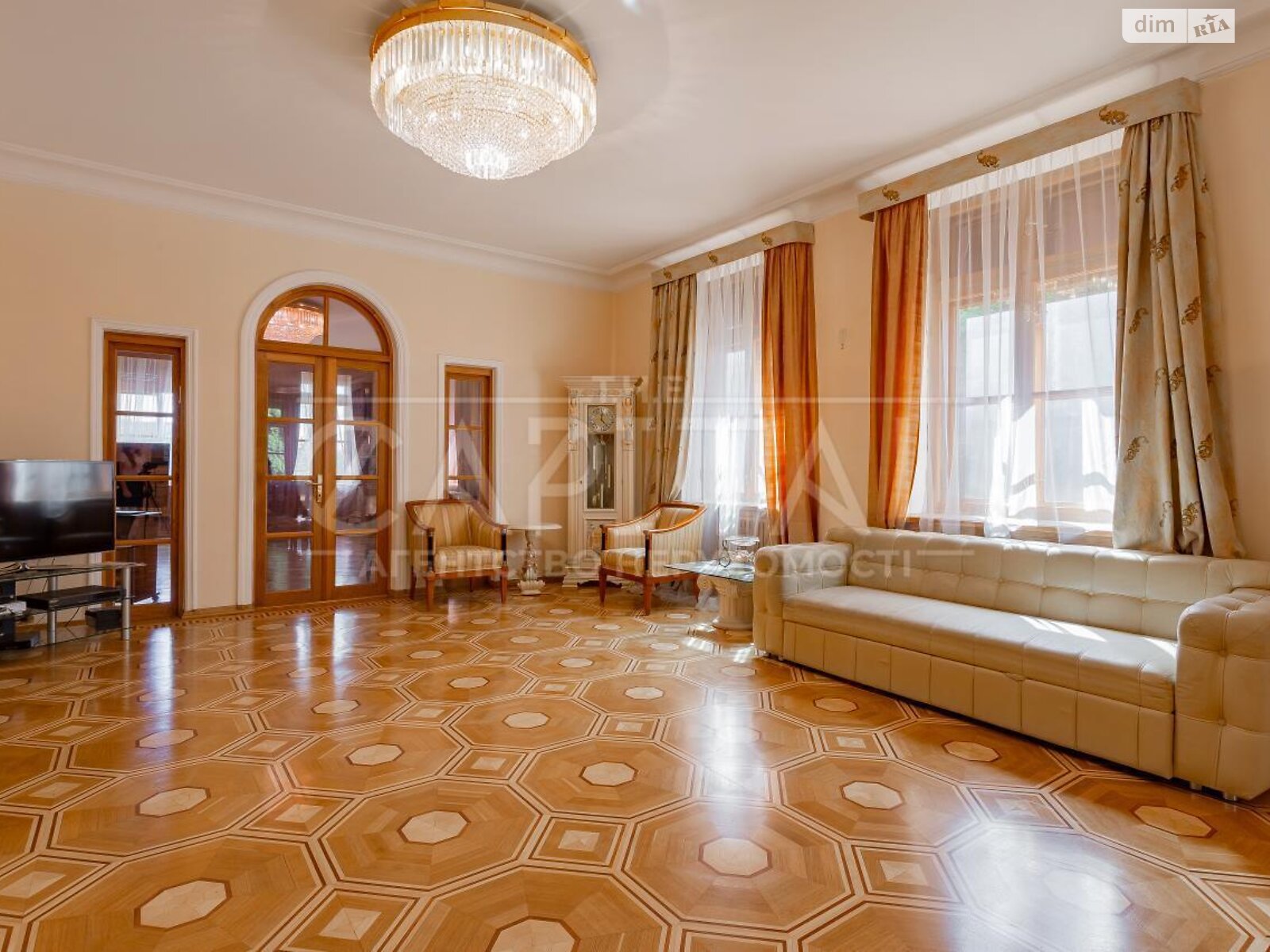 двухэтажный дом с гаражом, 828.1 кв. м, кирпич. Продажа в Киеве район Поселок Шевченко фото 1 двухэтажный дом с гаражом, 828.1 кв. м, кирпич. Продажа в Киеве район Поселок Шевченко фото 1