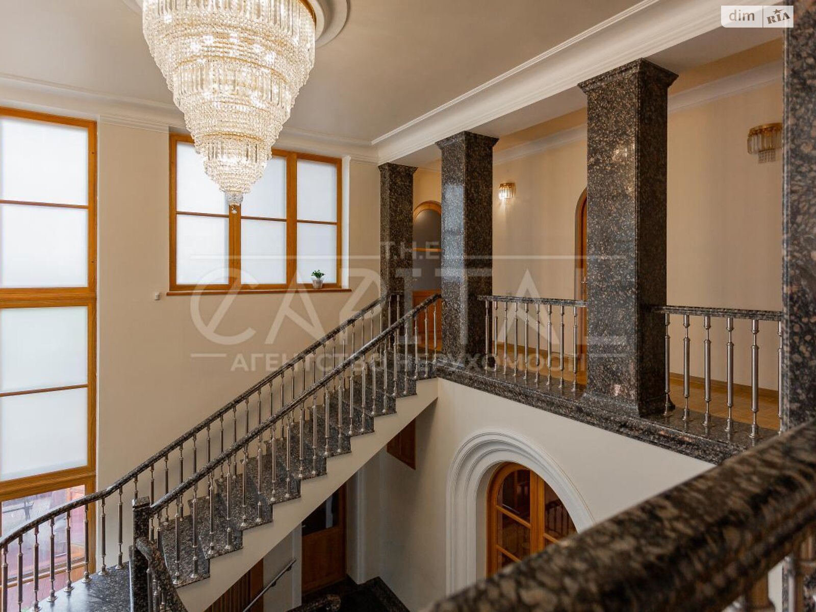 двухэтажный дом с гаражом, 828.1 кв. м, кирпич. Продажа в Киеве район Поселок Шевченко фото 1 двухэтажный дом с гаражом, 828.1 кв. м, кирпич. Продажа в Киеве район Поселок Шевченко фото 1