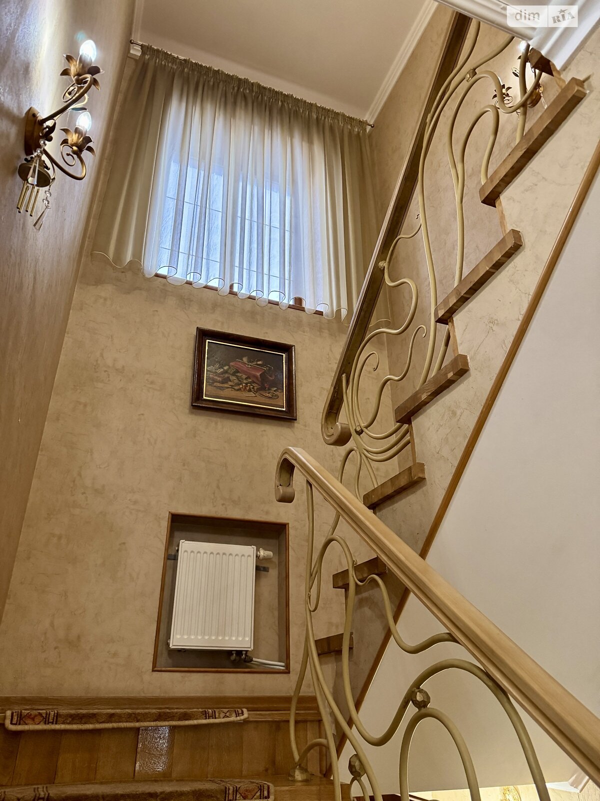 трехэтажный дом с отоплением, 299 кв. м, кирпич. Продажа в Киеве район Русановка фото 1