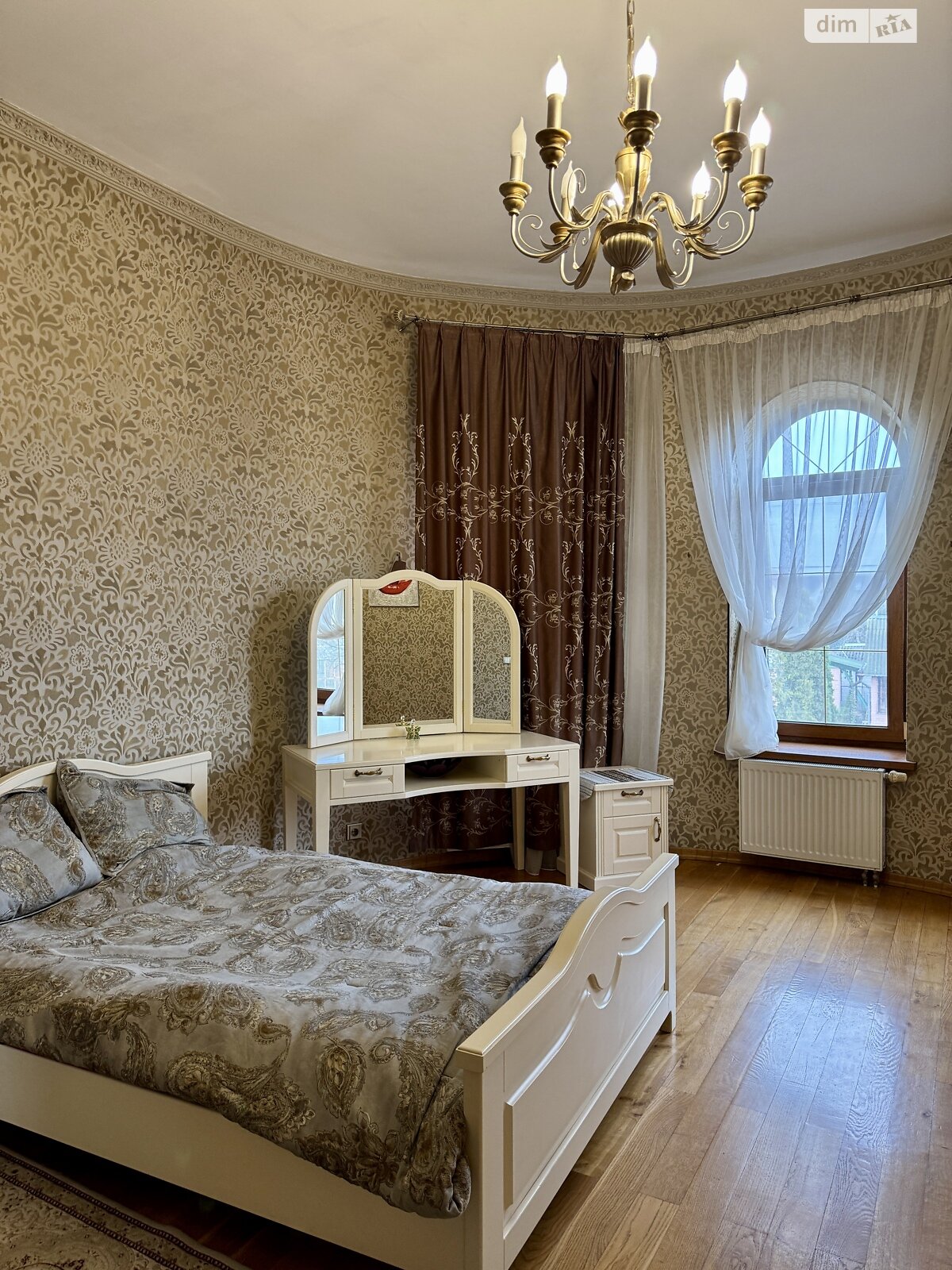 трехэтажный дом с отоплением, 299 кв. м, кирпич. Продажа в Киеве район Русановка фото 1