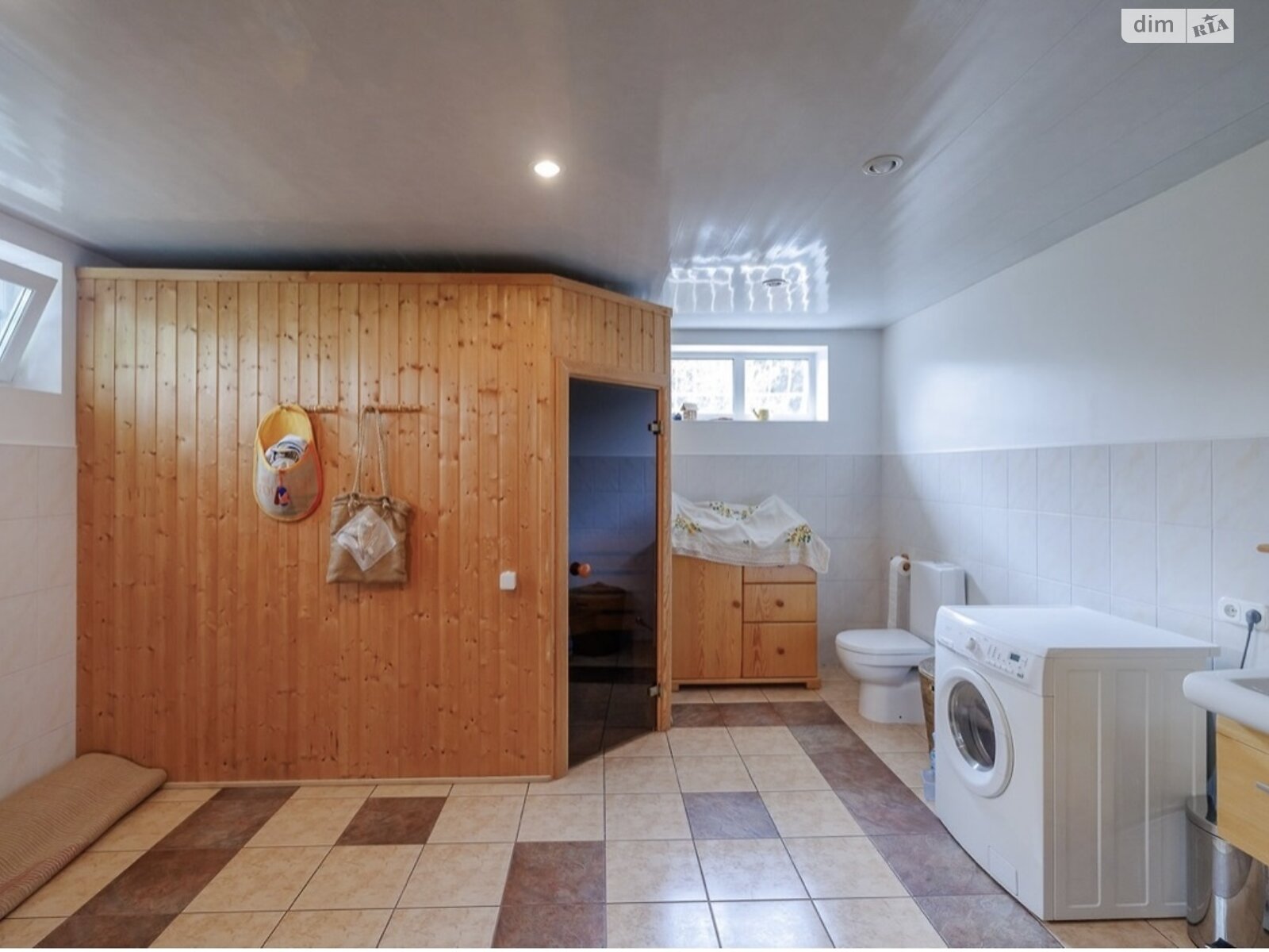 трехэтажный дом с гаражом, 215 кв. м, кирпич. Продажа в Киеве район Русановские Сады фото 1 трехэтажный дом с гаражом, 215 кв. м, кирпич. Продажа в Киеве район Русановские Сады фото 1