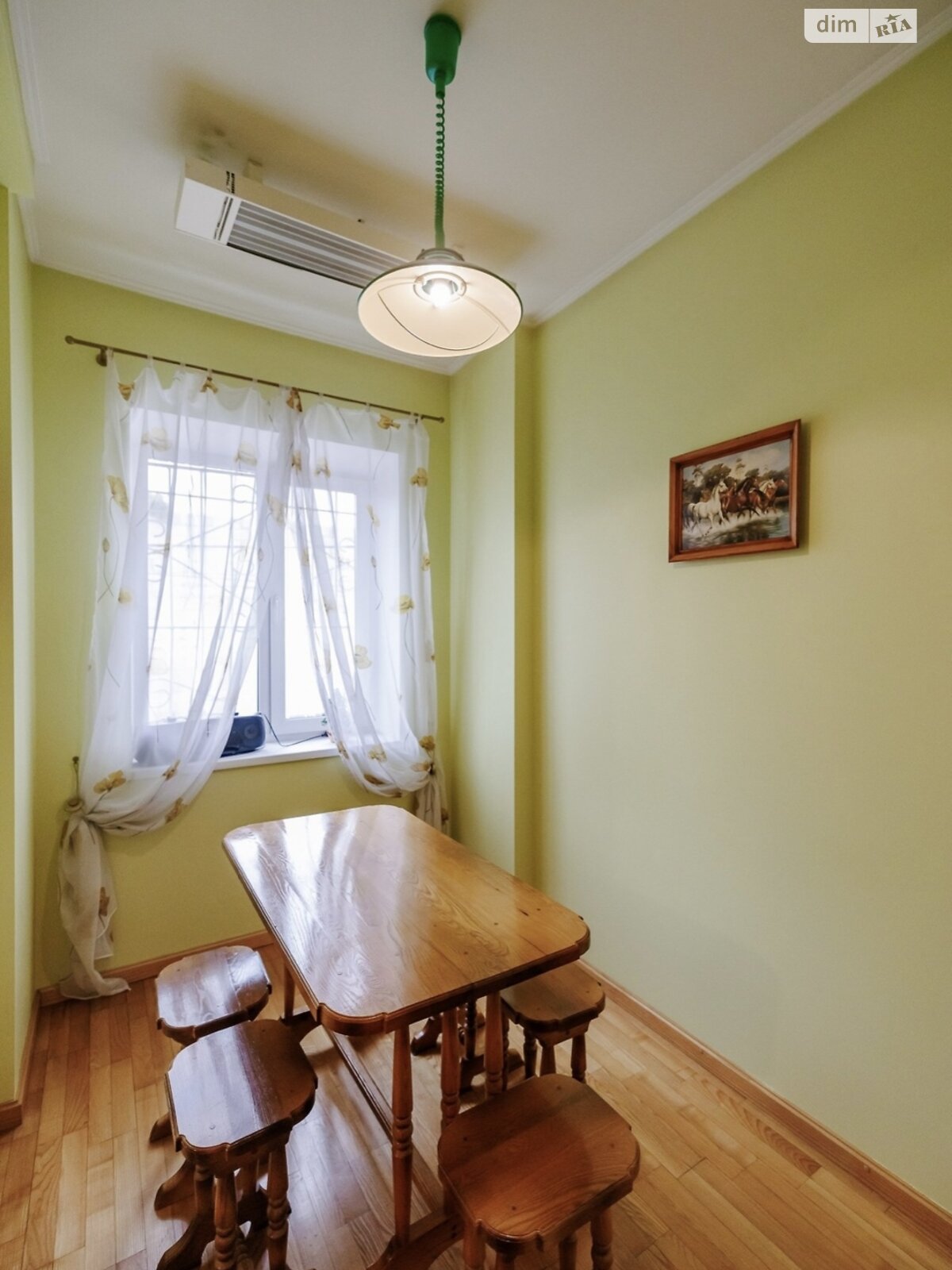 трехэтажный дом с гаражом, 215 кв. м, кирпич. Продажа в Киеве район Русановские Сады фото 1 трехэтажный дом с гаражом, 215 кв. м, кирпич. Продажа в Киеве район Русановские Сады фото 1
