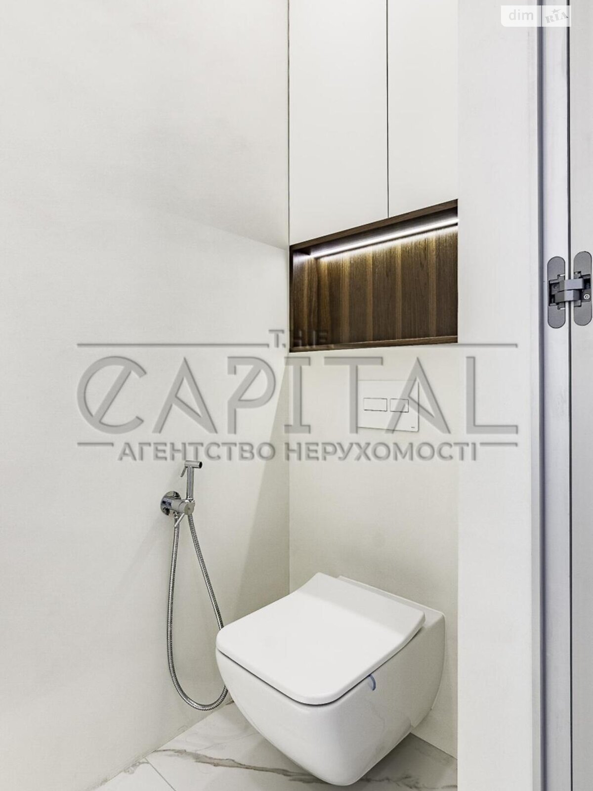 двоповерховий будинок з гаражем, 240 кв. м, цегла. Продаж у Києві фото 1 двоповерховий будинок з гаражем, 240 кв. м, цегла. Продаж у Києві фото 1