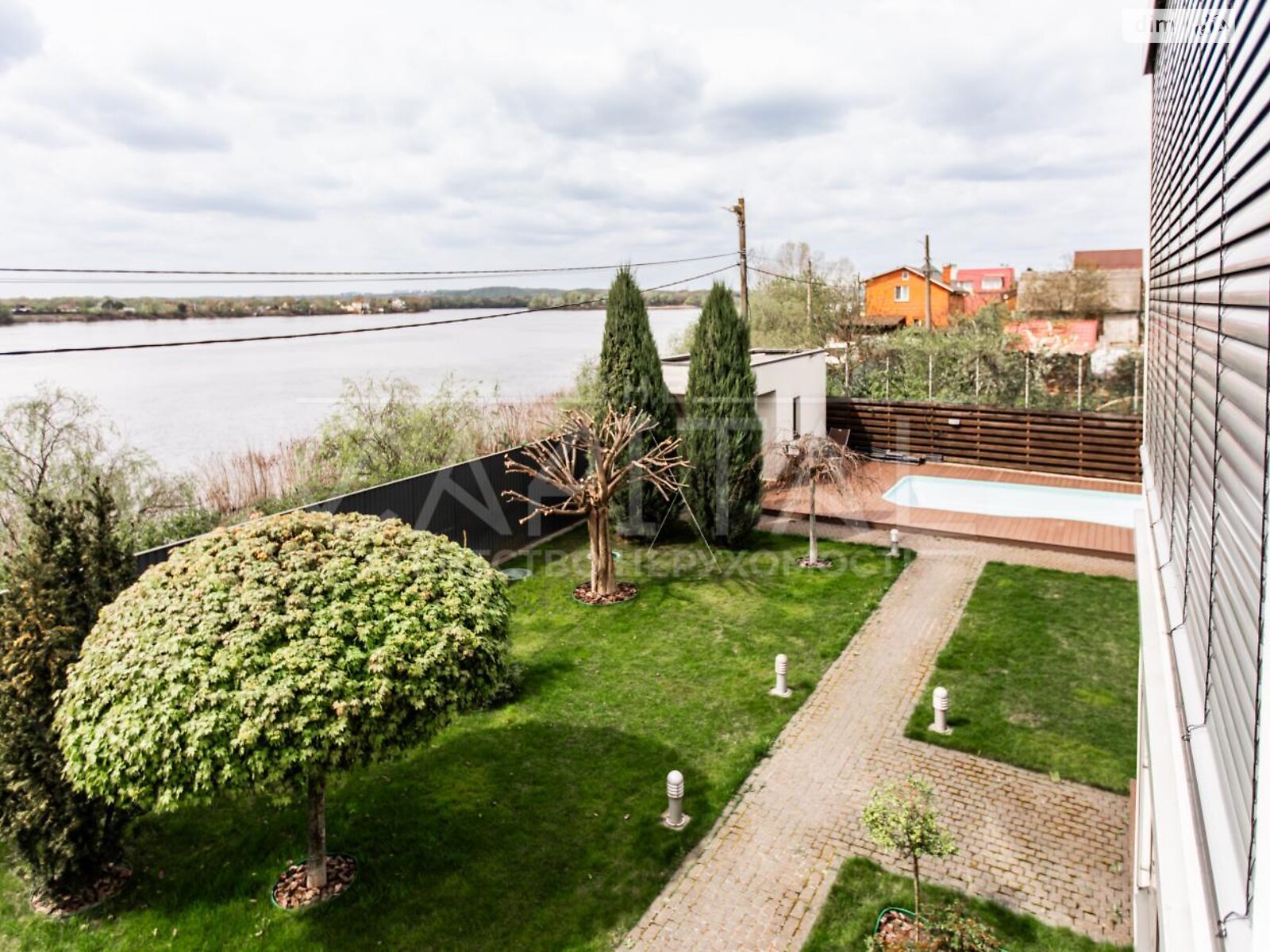 двоповерховий будинок, 300 кв. м, кирпич. Продаж у Києві фото 1 двоповерховий будинок, 300 кв. м, кирпич. Продаж у Києві фото 1