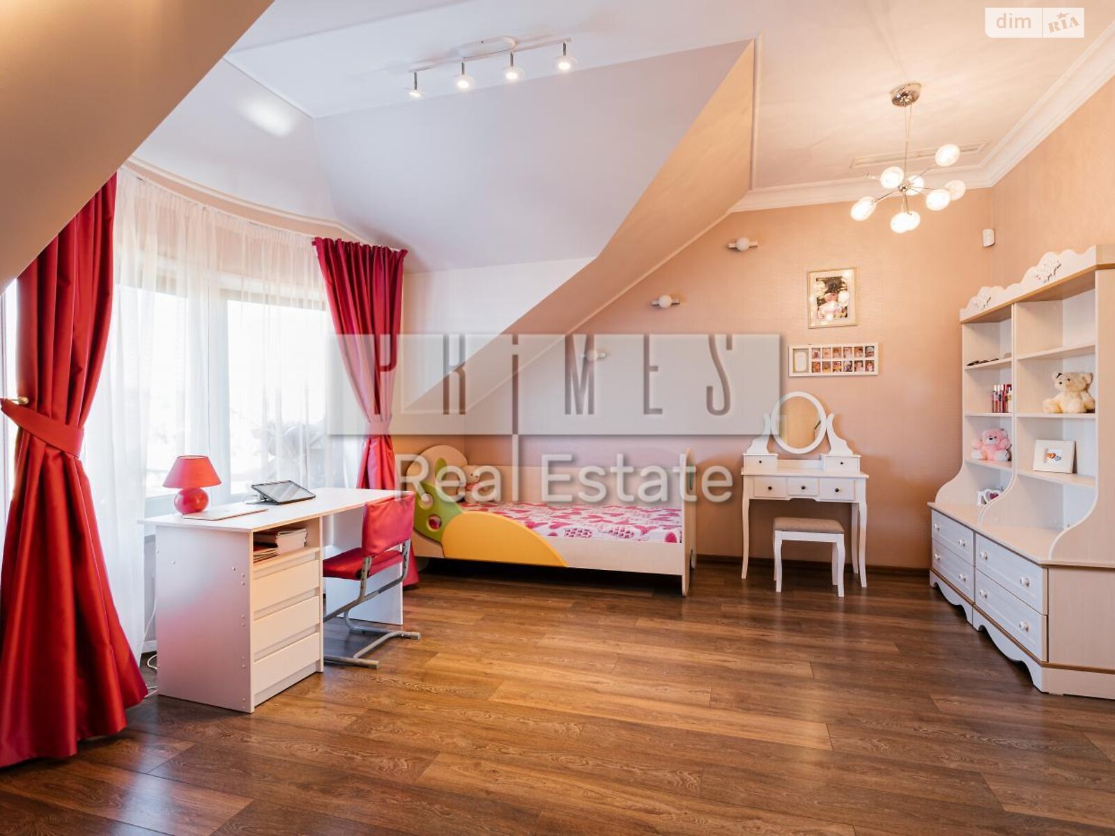 двоповерховий будинок з верандою, 560 кв. м, цегла. Продаж у Києві фото 1 двоповерховий будинок з верандою, 560 кв. м, цегла. Продаж у Києві фото 1