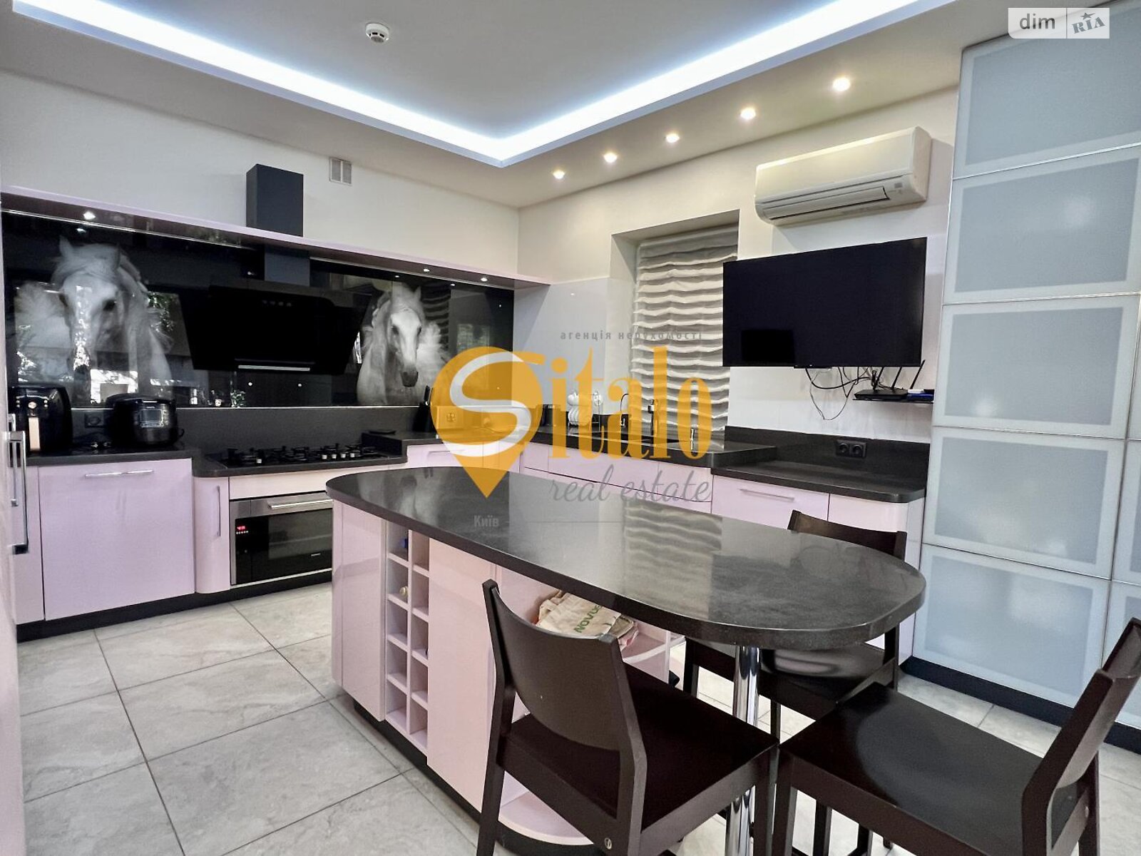 двоповерховий будинок з ремонтом, 235 кв. м, цегла. Продаж в Києві, район Нижні сади фото 1 двоповерховий будинок з ремонтом, 235 кв. м, цегла. Продаж в Києві, район Нижні сади фото 1
