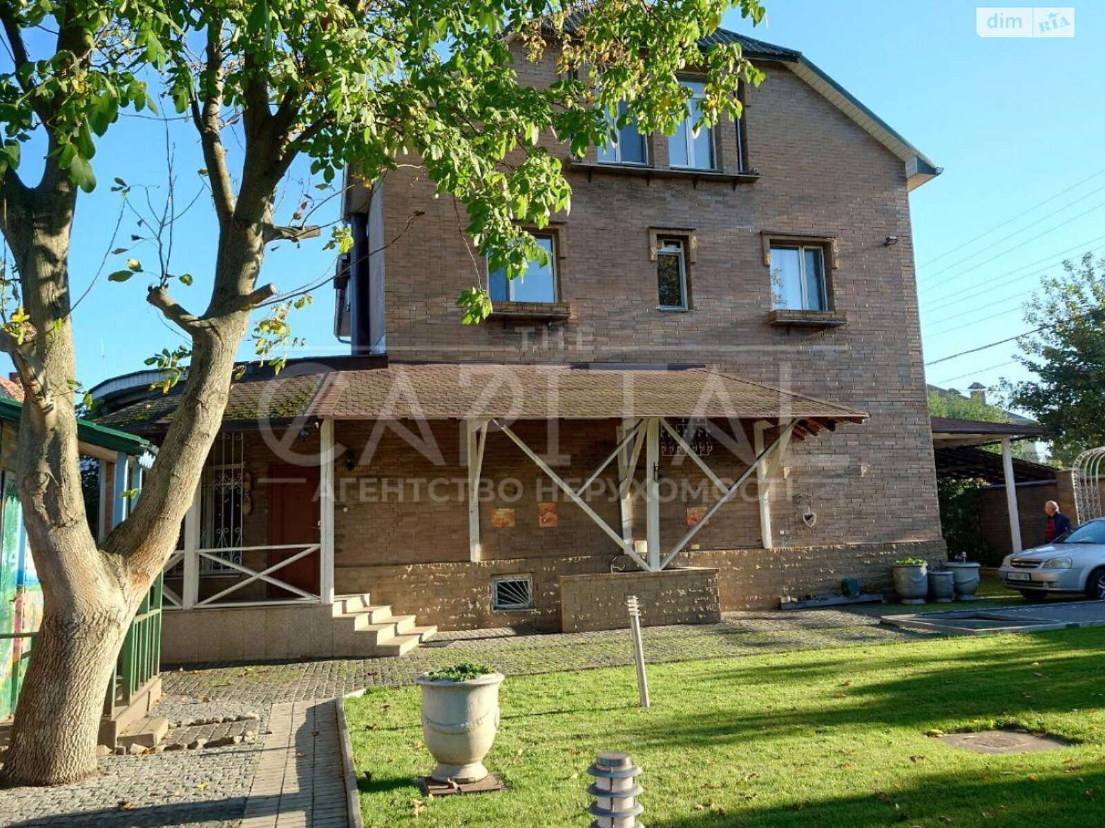 триповерховий будинок з гаражем, 396 кв. м, цегла. Продаж у Києві фото 1 триповерховий будинок з гаражем, 396 кв. м, цегла. Продаж у Києві фото 1