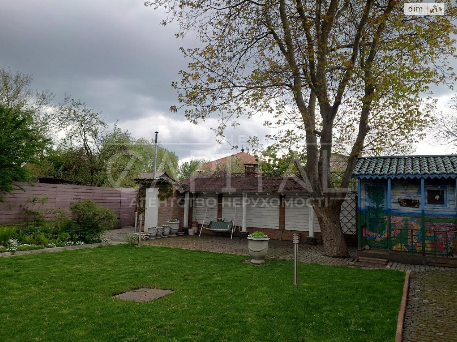 триповерховий будинок з гаражем, 396 кв. м, цегла. Продаж у Києві фото 1 триповерховий будинок з гаражем, 396 кв. м, цегла. Продаж у Києві фото 1