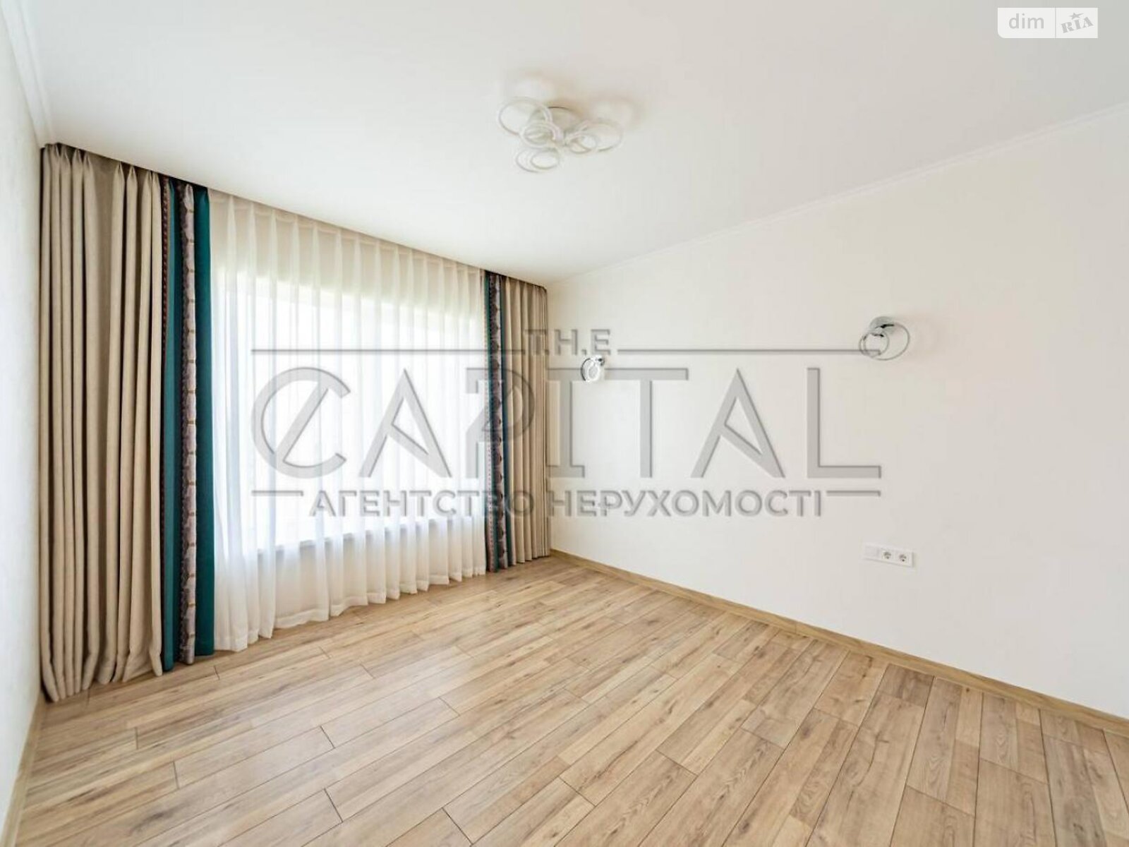 двоповерховий будинок з гаражем, 280 кв. м, цегла. Продаж в Києві, район Осокорки фото 1 двоповерховий будинок з гаражем, 280 кв. м, цегла. Продаж в Києві, район Осокорки фото 1