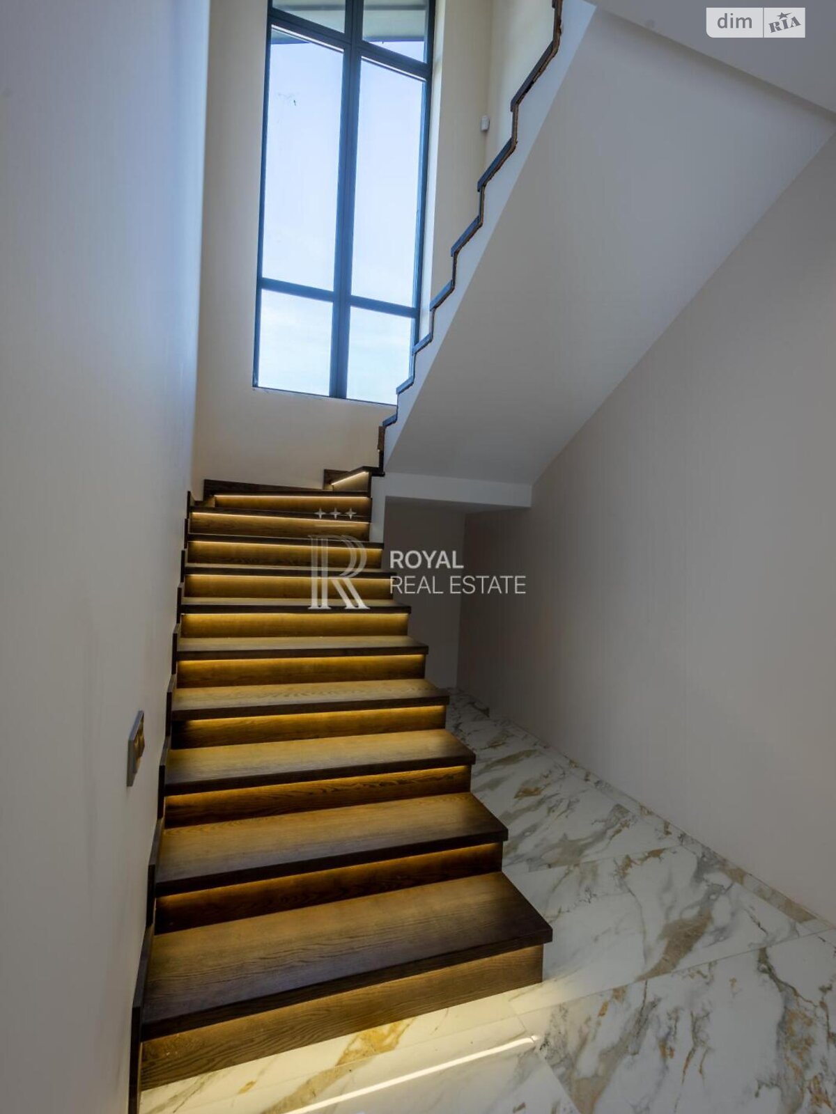 двоповерховий будинок, 210 кв. м, цегла. Продаж у Києві фото 1 двоповерховий будинок, 210 кв. м, цегла. Продаж у Києві фото 1