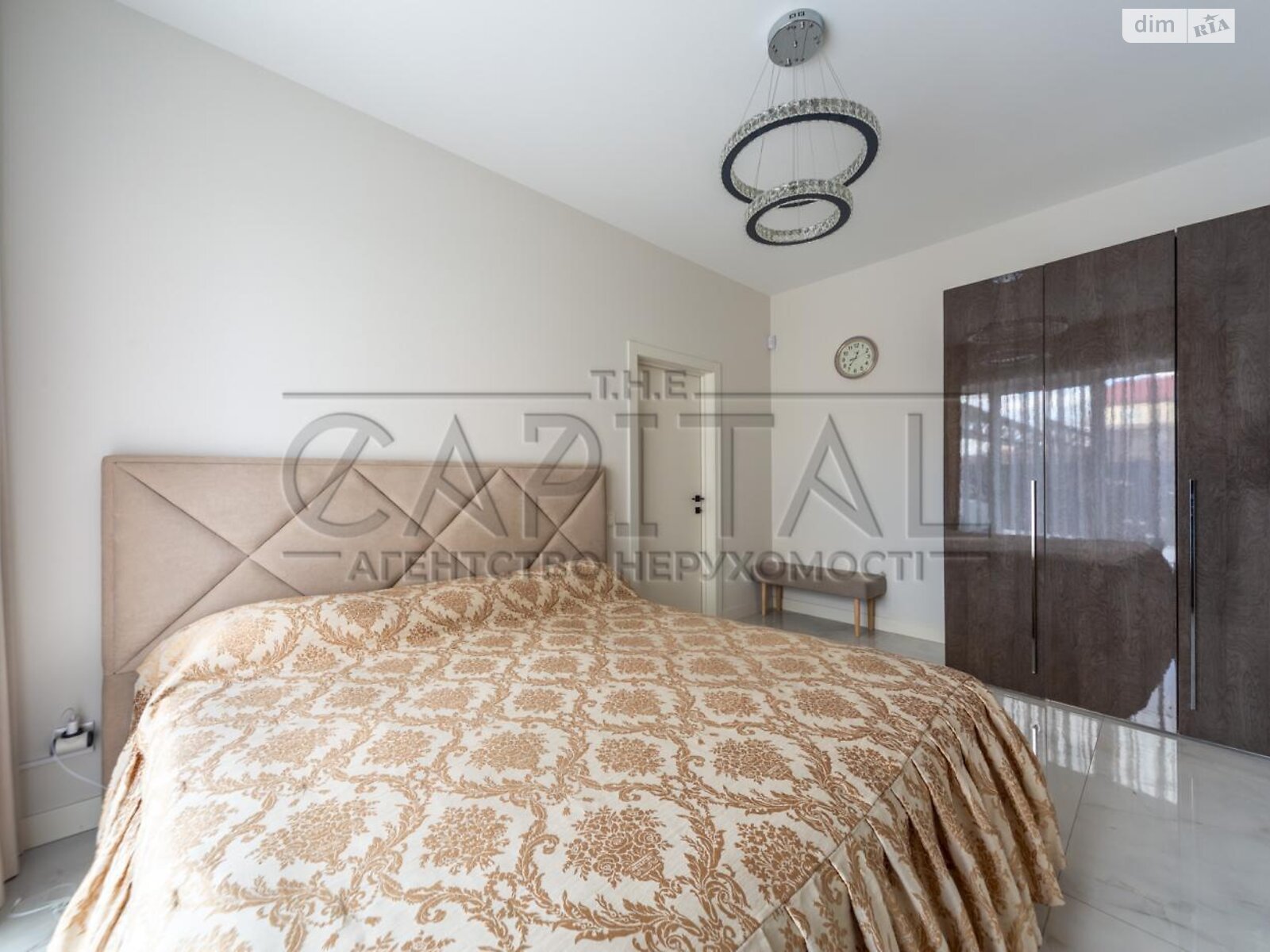 трехэтажный дом с балконом, 250 кв. м, кирпич. Продажа в Киеве фото 1