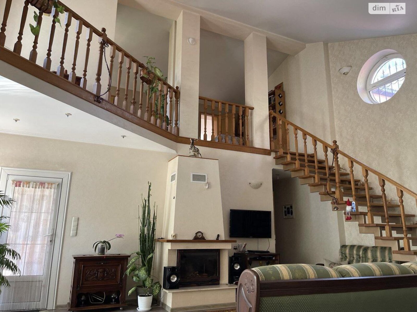 двухэтажный дом, 320 кв. м, кирпич. Продажа в Киеве район Шевченковский фото 1 двухэтажный дом, 320 кв. м, кирпич. Продажа в Киеве район Шевченковский фото 1