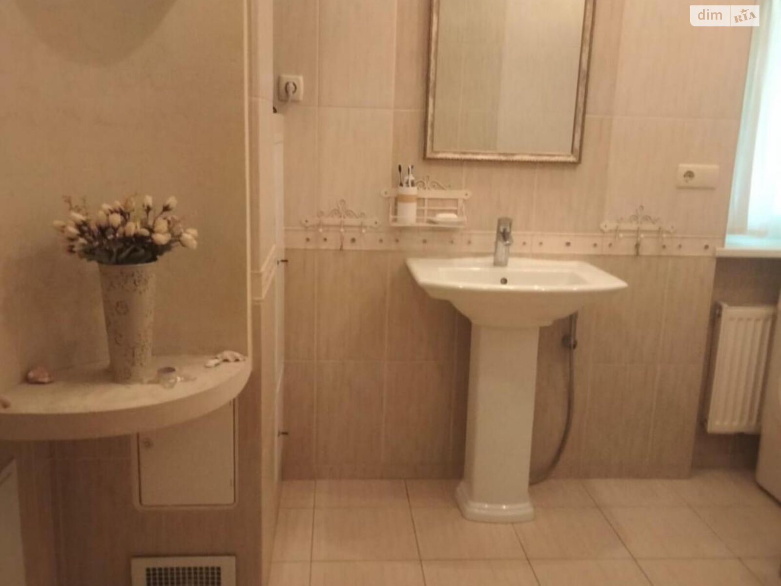 двоповерховий будинок з балконом, 120 кв. м, кирпич. Продаж в Києві, район Шевченківський фото 1 двоповерховий будинок з балконом, 120 кв. м, кирпич. Продаж в Києві, район Шевченківський фото 1
