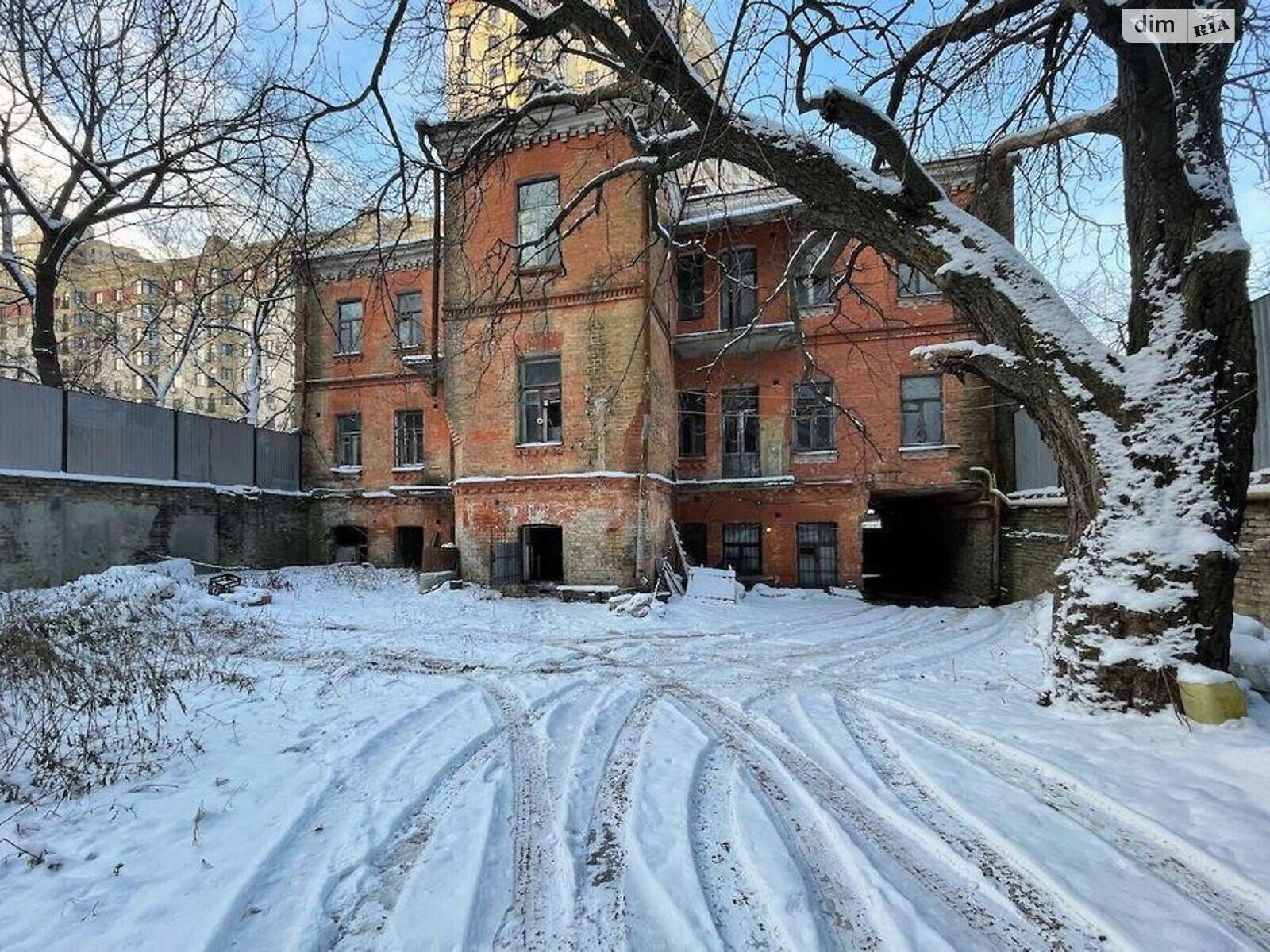 четырехэтажный дом, 1900 кв. м, кирпич. Продажа в Киеве район Шевченковский фото 1