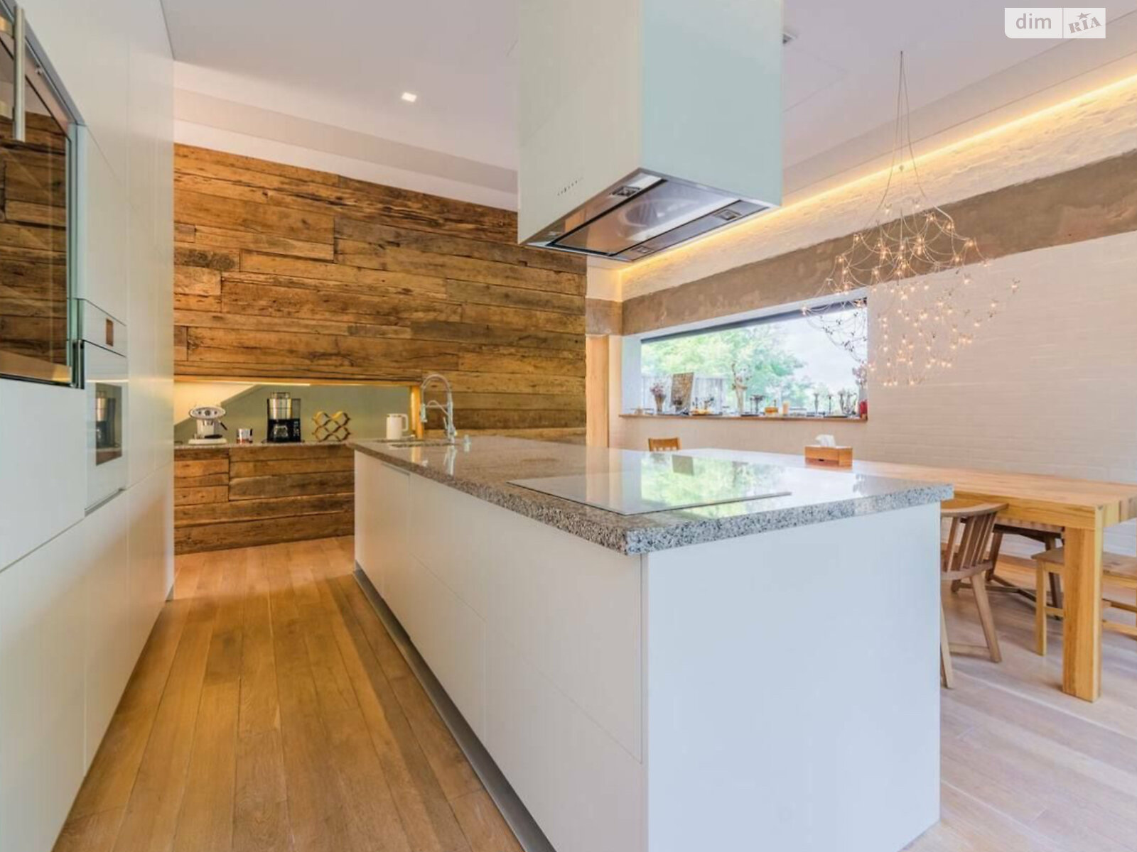 двухэтажный дом, 320 кв. м, кирпич. Продажа в Киеве район Шевченковский фото 1 двухэтажный дом, 320 кв. м, кирпич. Продажа в Киеве район Шевченковский фото 1