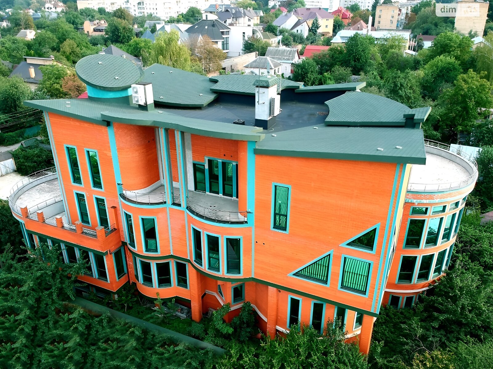 четырехэтажный дом с верандой, 1500 кв. м, кирпич. Продажа в Киеве район Шевченковский фото 1 четырехэтажный дом с верандой, 1500 кв. м, кирпич. Продажа в Киеве район Шевченковский фото 1