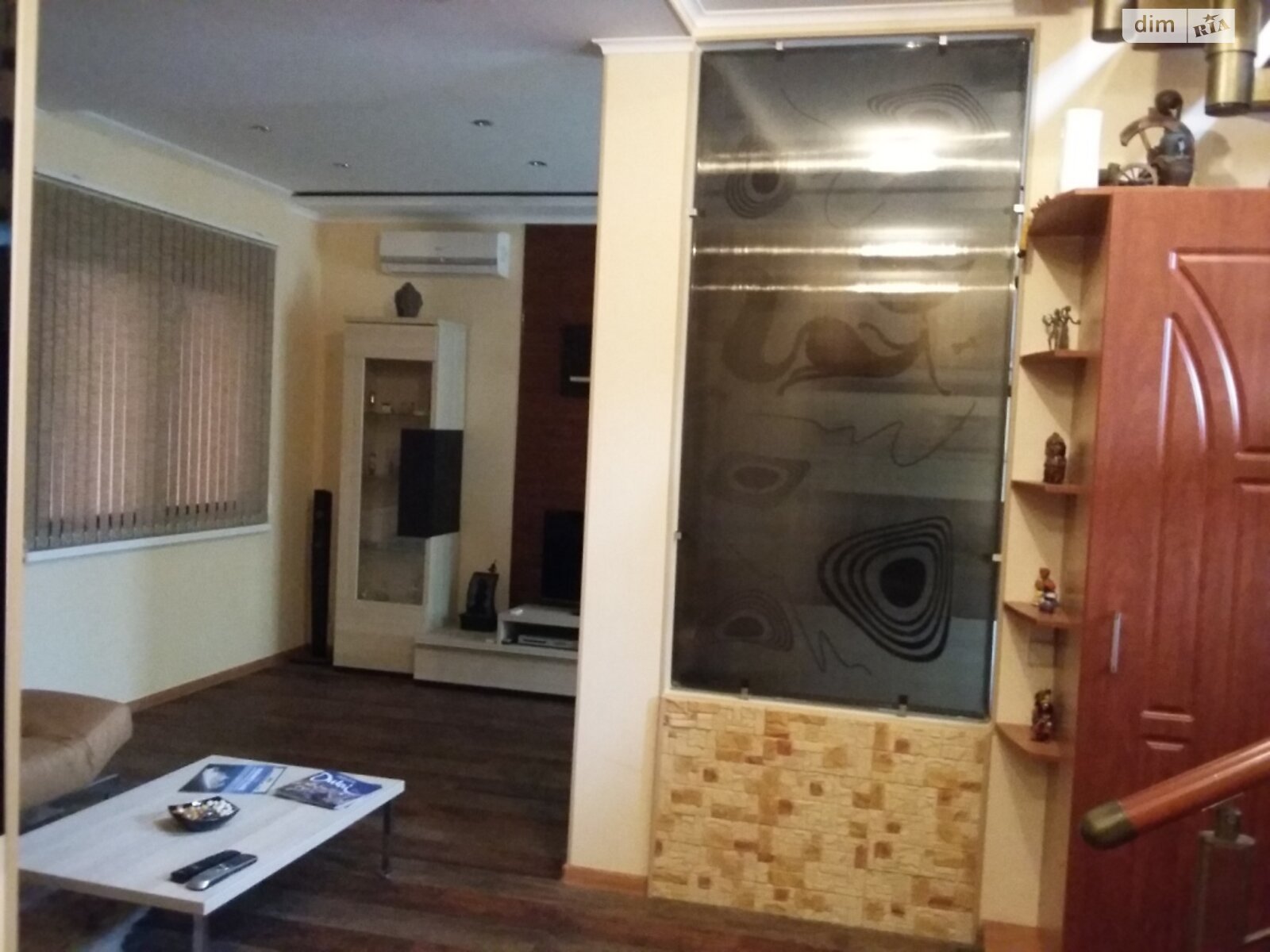 двоповерховий будинок з гаражем, 180 кв. м, метал. Продаж в Києві, район Шевченківський фото 1 двоповерховий будинок з гаражем, 180 кв. м, метал. Продаж в Києві, район Шевченківський фото 1