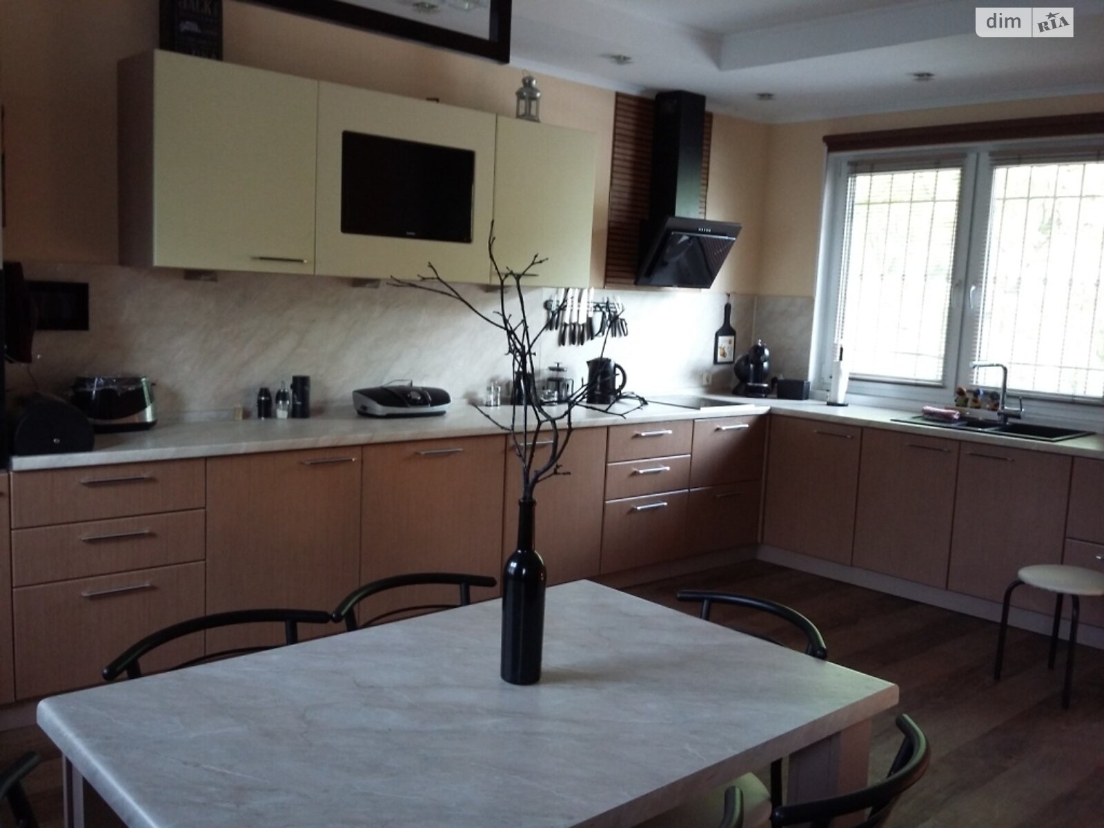 двоповерховий будинок з гаражем, 180 кв. м, метал. Продаж в Києві, район Шевченківський фото 1 двоповерховий будинок з гаражем, 180 кв. м, метал. Продаж в Києві, район Шевченківський фото 1