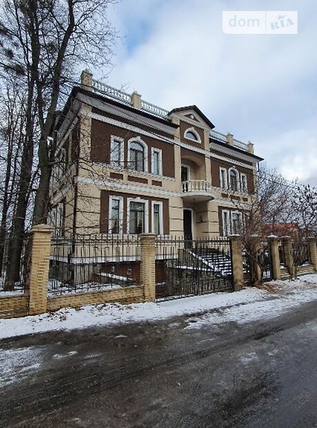 триповерховий будинок з підвалом, 850 кв. м, цегла. Продаж в Києві, район Шевченківський фото 1 триповерховий будинок з підвалом, 850 кв. м, цегла. Продаж в Києві, район Шевченківський фото 1
