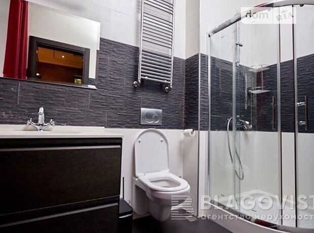 триповерховий будинок з підвалом, 850 кв. м, цегла. Продаж в Києві, район Шевченківський фото 1 триповерховий будинок з підвалом, 850 кв. м, цегла. Продаж в Києві, район Шевченківський фото 1