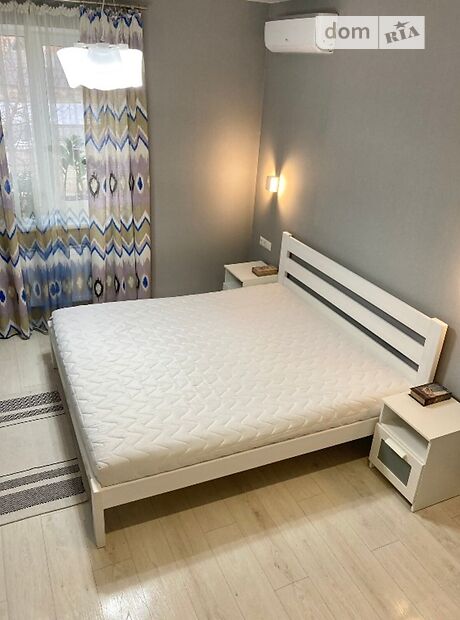 трехэтажный дом с садом, 174.4 кв. м, кирпич. Продажа в Киеве район Шевченковский фото 1 трехэтажный дом с садом, 174.4 кв. м, кирпич. Продажа в Киеве район Шевченковский фото 1