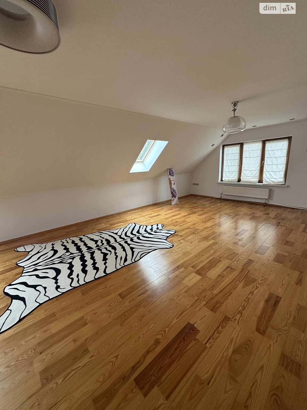 триповерховий будинок з балконом, 218.9 кв. м, цегла. Продаж в Києві, район Ширма фото 1 триповерховий будинок з балконом, 218.9 кв. м, цегла. Продаж в Києві, район Ширма фото 1