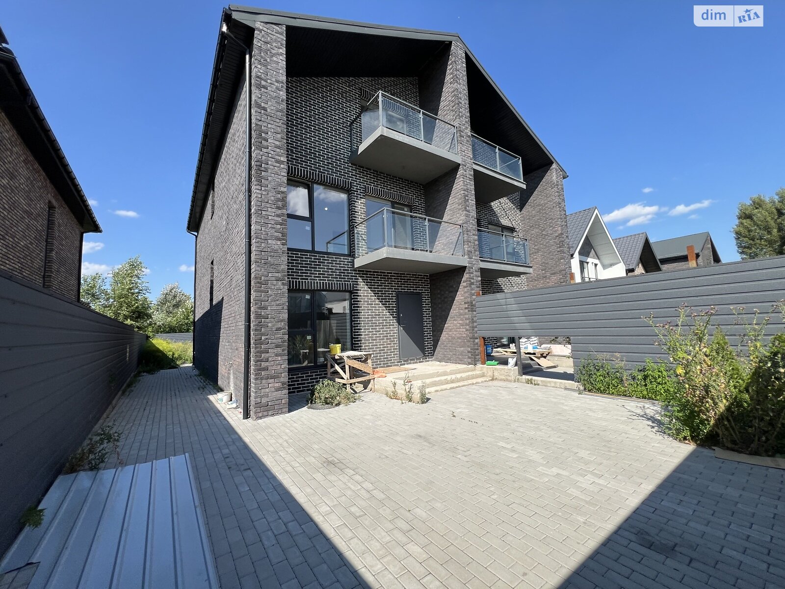 трехэтажный дом, 240.7 кв. м, кирпич. Продажа в Киеве район Соломенский фото 1 трехэтажный дом, 240.7 кв. м, кирпич. Продажа в Киеве район Соломенский фото 1