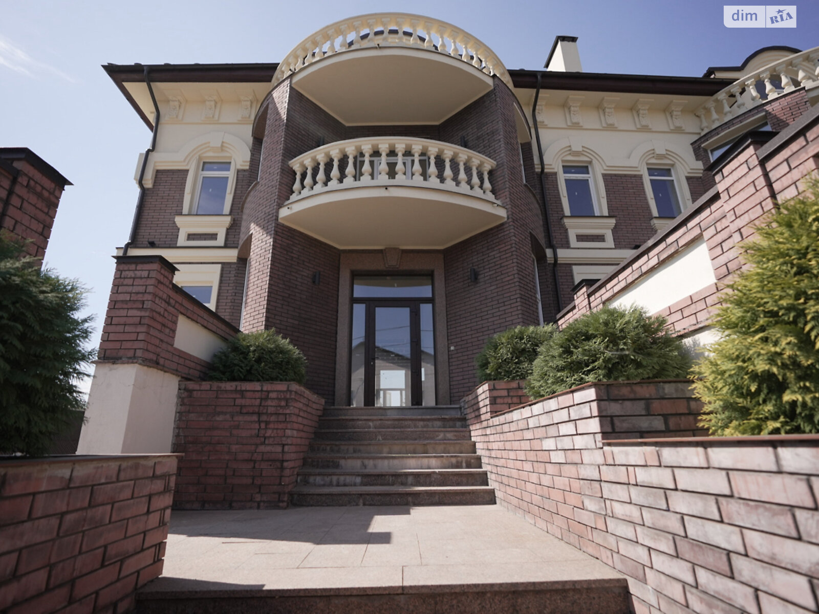 трехэтажный дом, 1042.6 кв. м, кирпич. Продажа в Киеве район Соломенский фото 1 трехэтажный дом, 1042.6 кв. м, кирпич. Продажа в Киеве район Соломенский фото 1