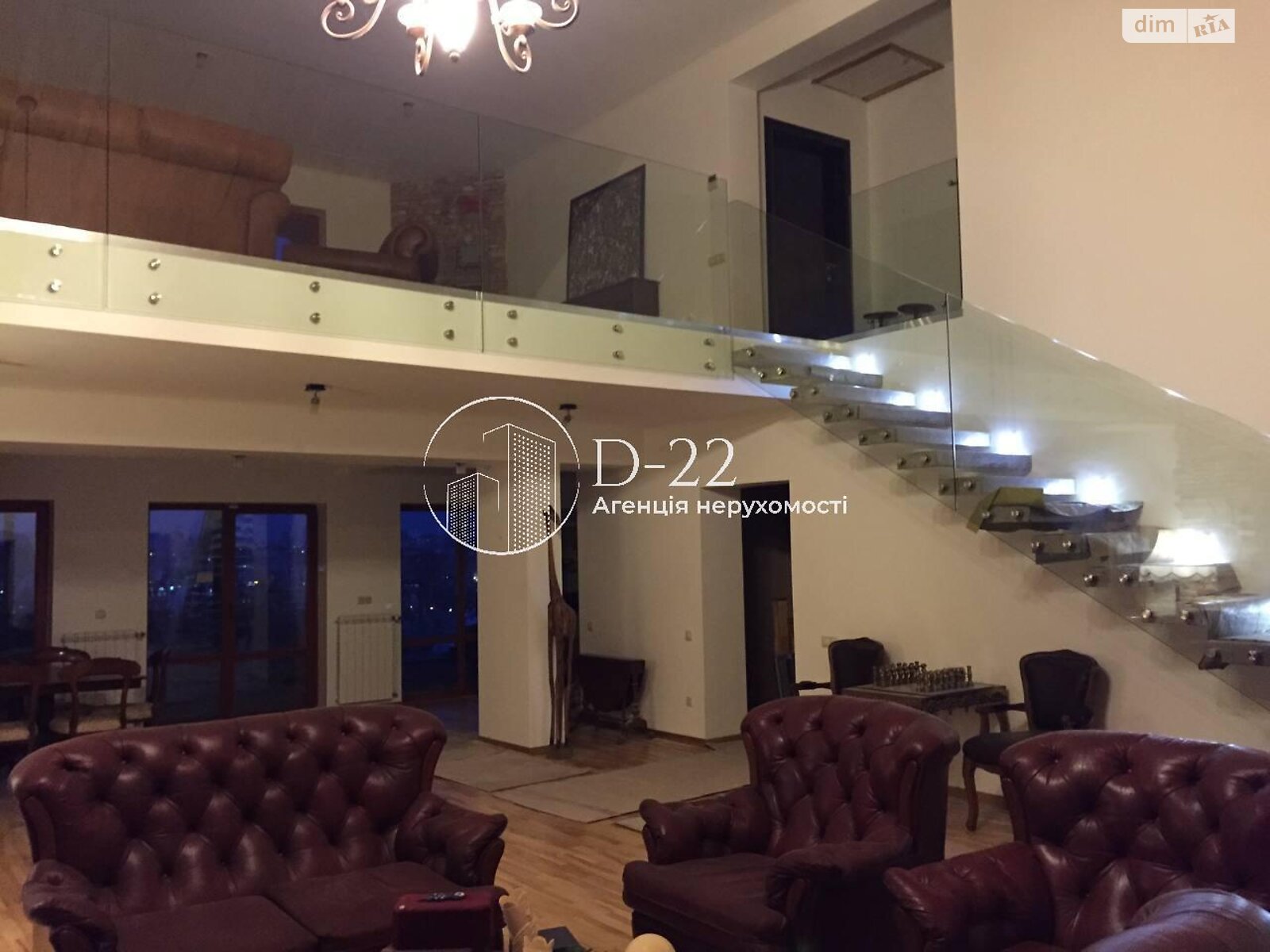 триповерховий будинок, 300 кв. м, кирпич. Продаж в Києві, район Солом’янський фото 1 триповерховий будинок, 300 кв. м, кирпич. Продаж в Києві, район Солом’янський фото 1