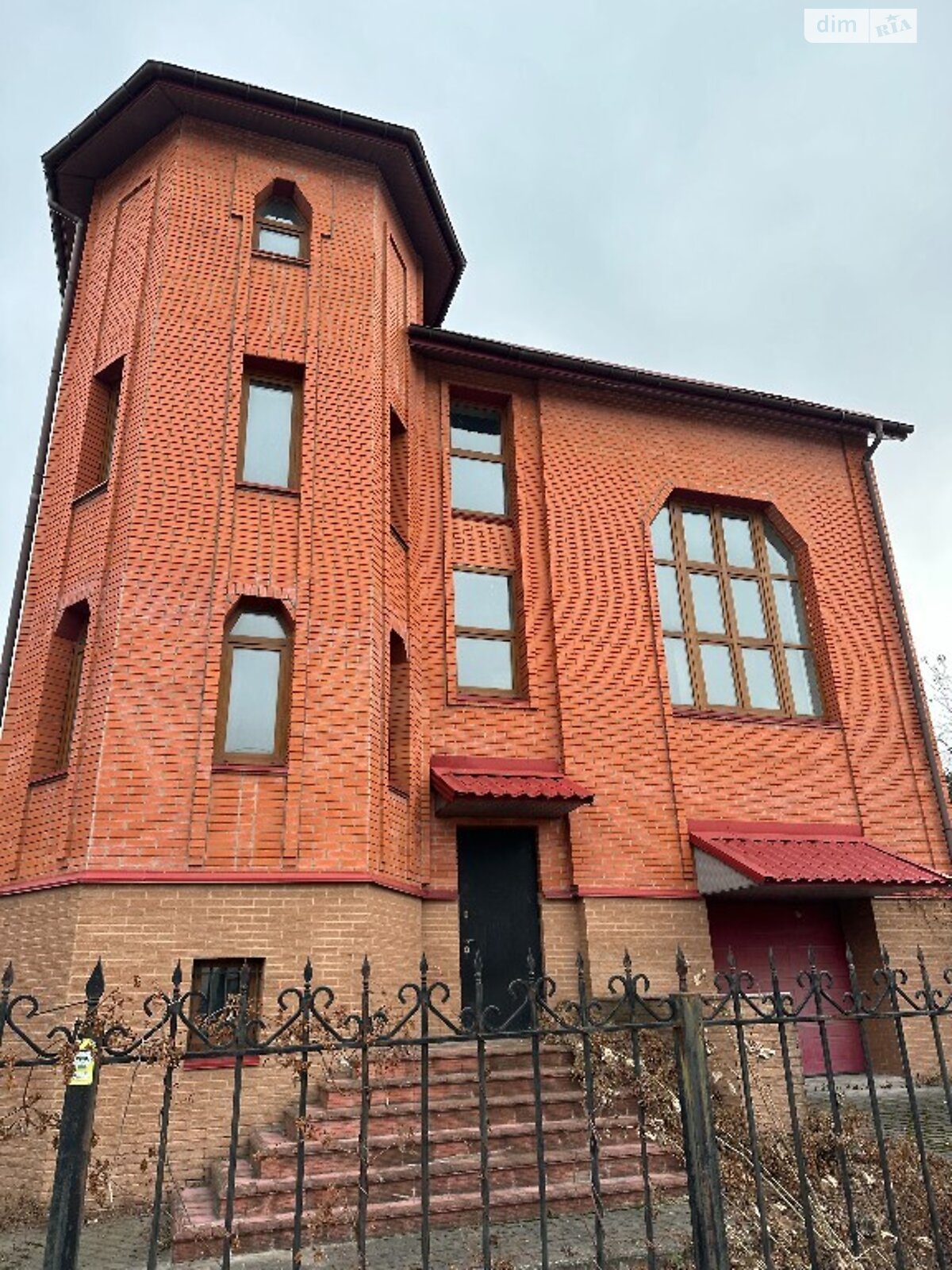 трехэтажный дом с гаражом, 480 кв. м, кирпич. Продажа в Киеве район Соломенский фото 1