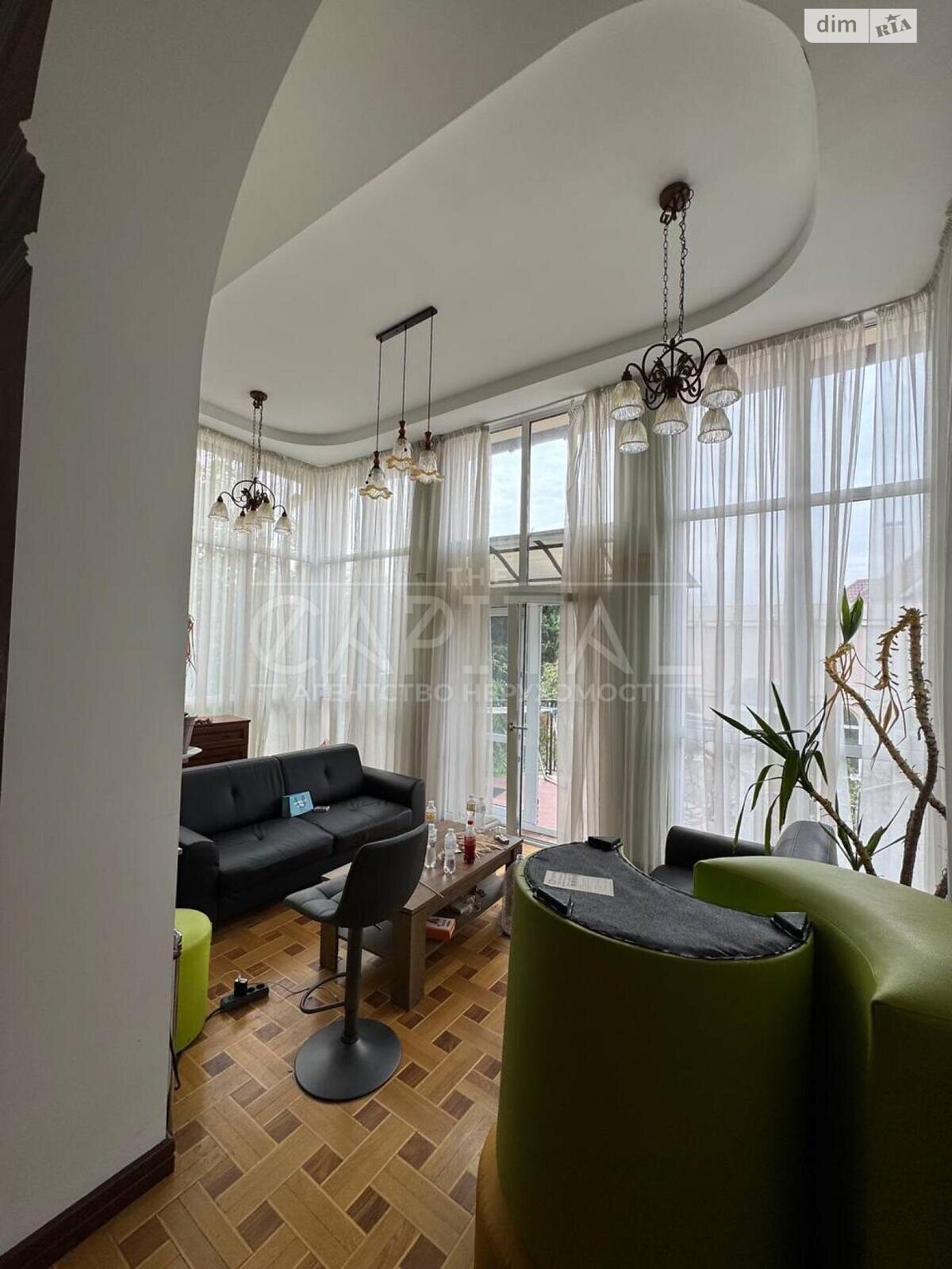 трехэтажный дом с верандой, 600 кв. м, кирпич. Продажа в Киеве район Соломенский фото 1 трехэтажный дом с верандой, 600 кв. м, кирпич. Продажа в Киеве район Соломенский фото 1