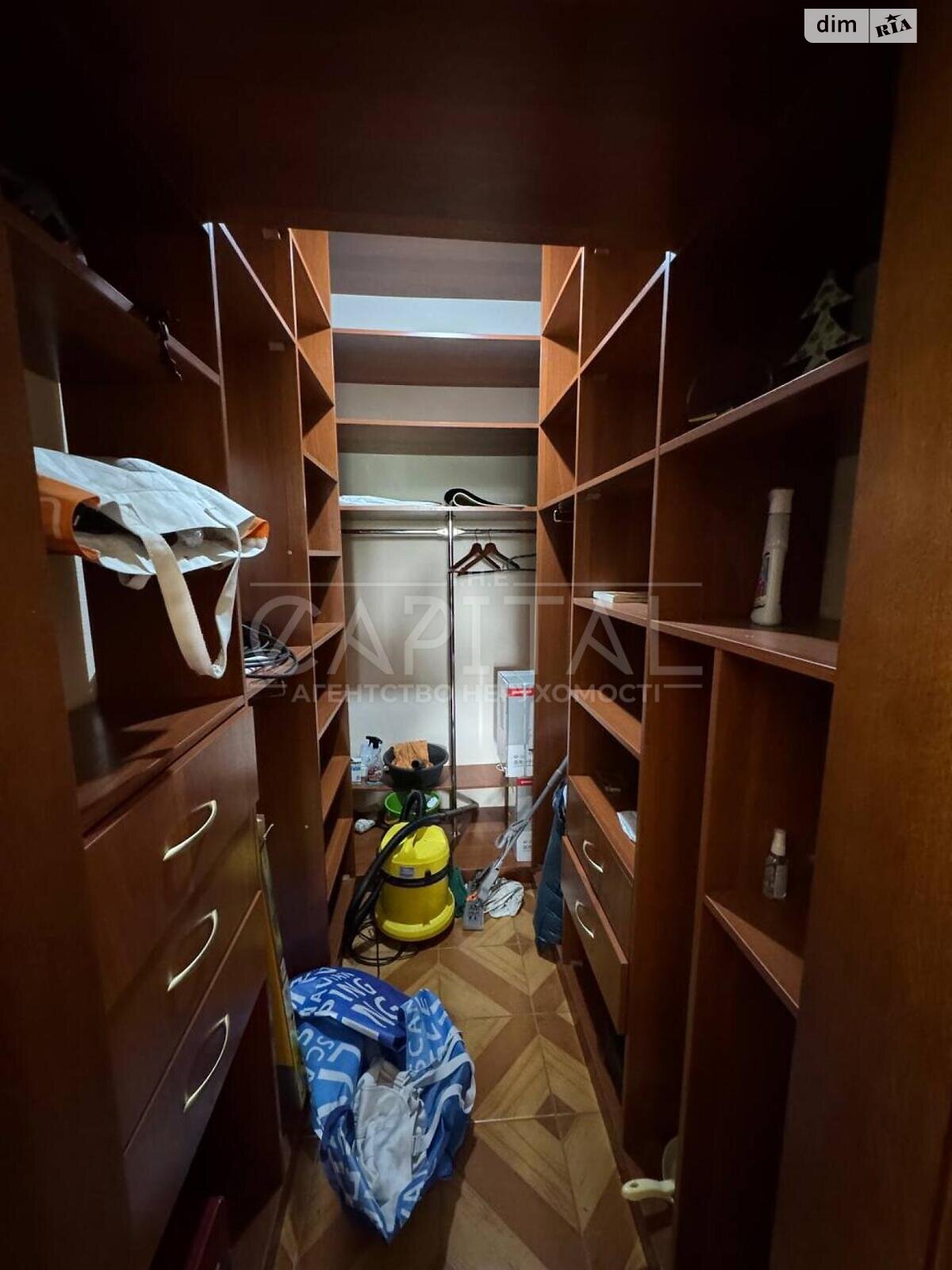 трехэтажный дом с верандой, 600 кв. м, кирпич. Продажа в Киеве район Соломенский фото 1 трехэтажный дом с верандой, 600 кв. м, кирпич. Продажа в Киеве район Соломенский фото 1