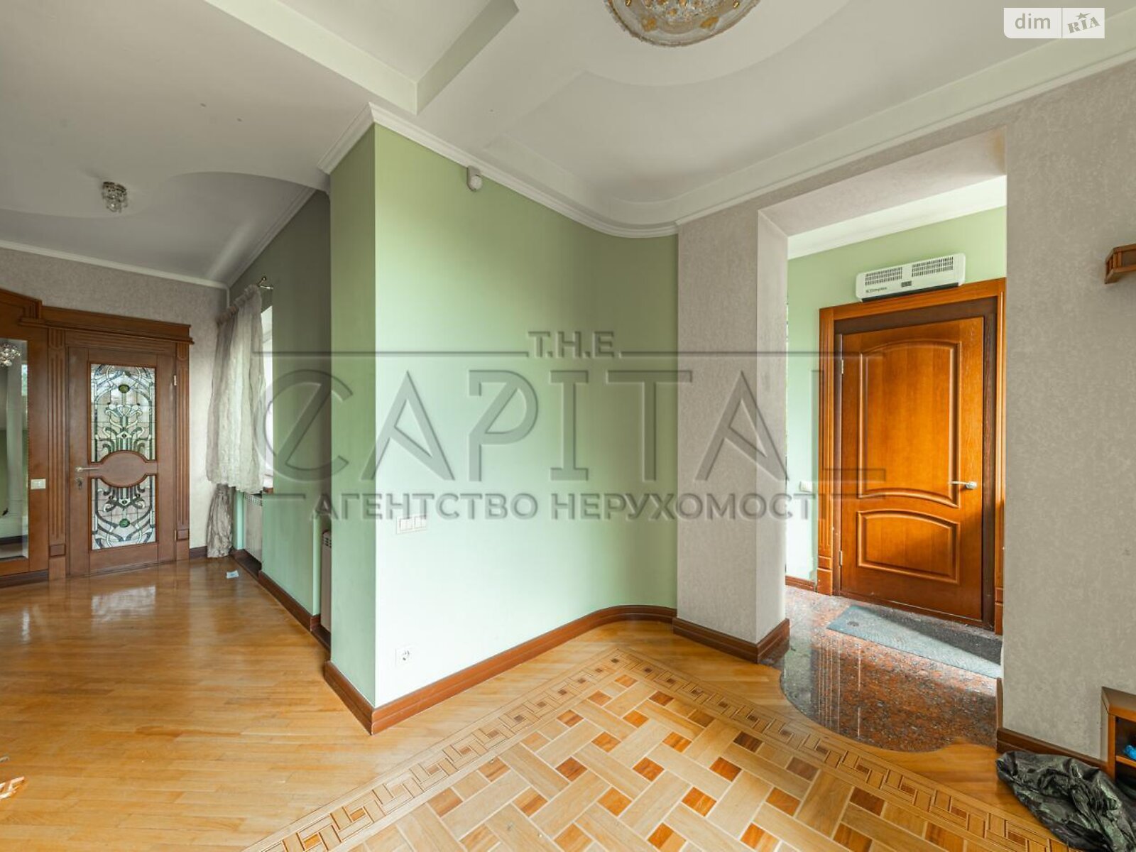 трехэтажный дом с верандой, 600 кв. м, кирпич. Продажа в Киеве район Соломенский фото 1 трехэтажный дом с верандой, 600 кв. м, кирпич. Продажа в Киеве район Соломенский фото 1