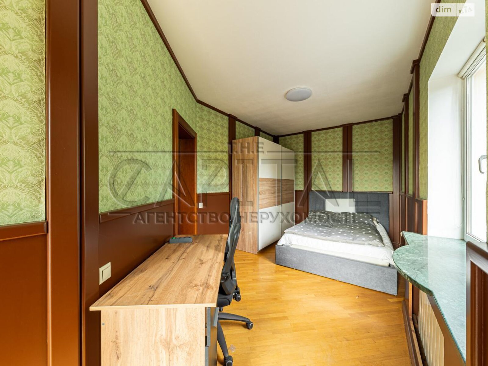 трехэтажный дом с верандой, 600 кв. м, кирпич. Продажа в Киеве район Соломенский фото 1