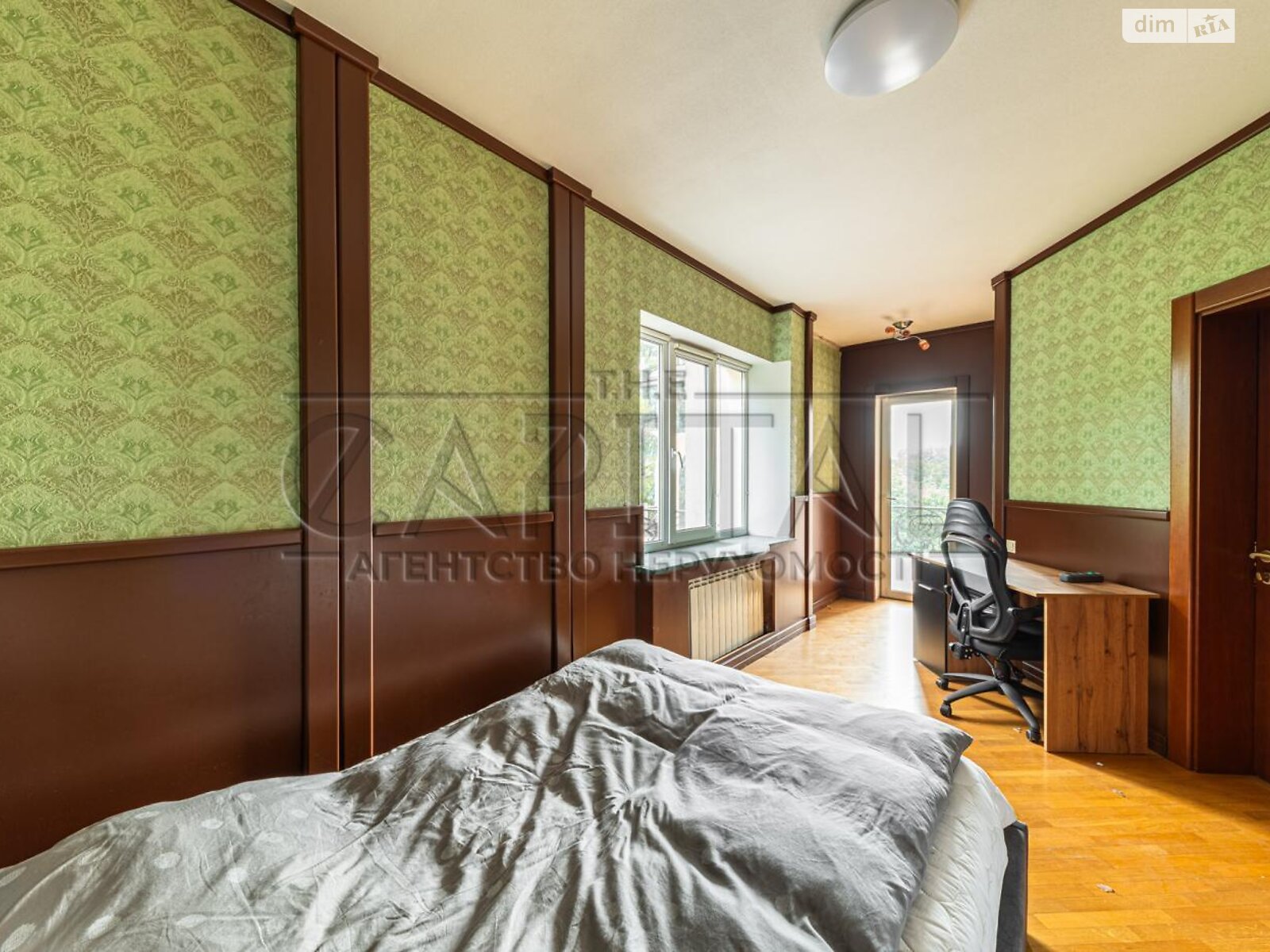 трехэтажный дом с верандой, 600 кв. м, кирпич. Продажа в Киеве район Соломенский фото 1