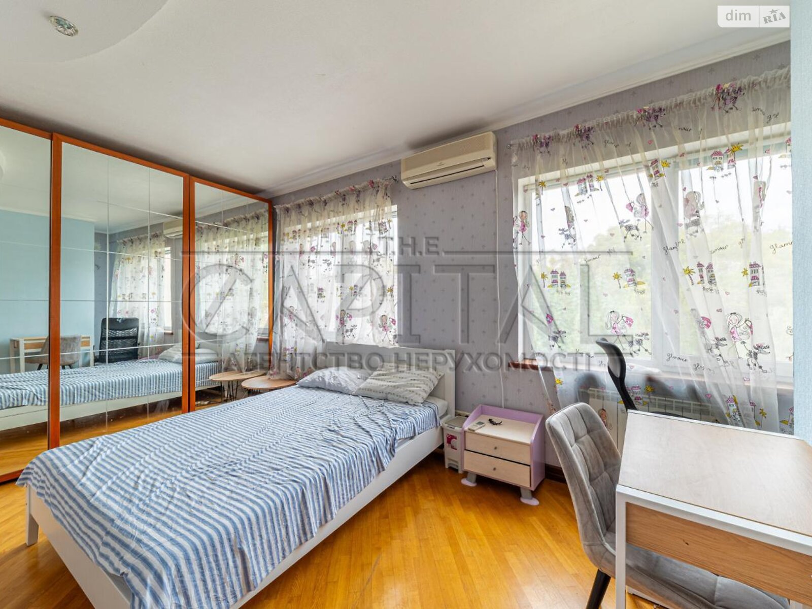 трехэтажный дом с верандой, 600 кв. м, кирпич. Продажа в Киеве район Соломенский фото 1