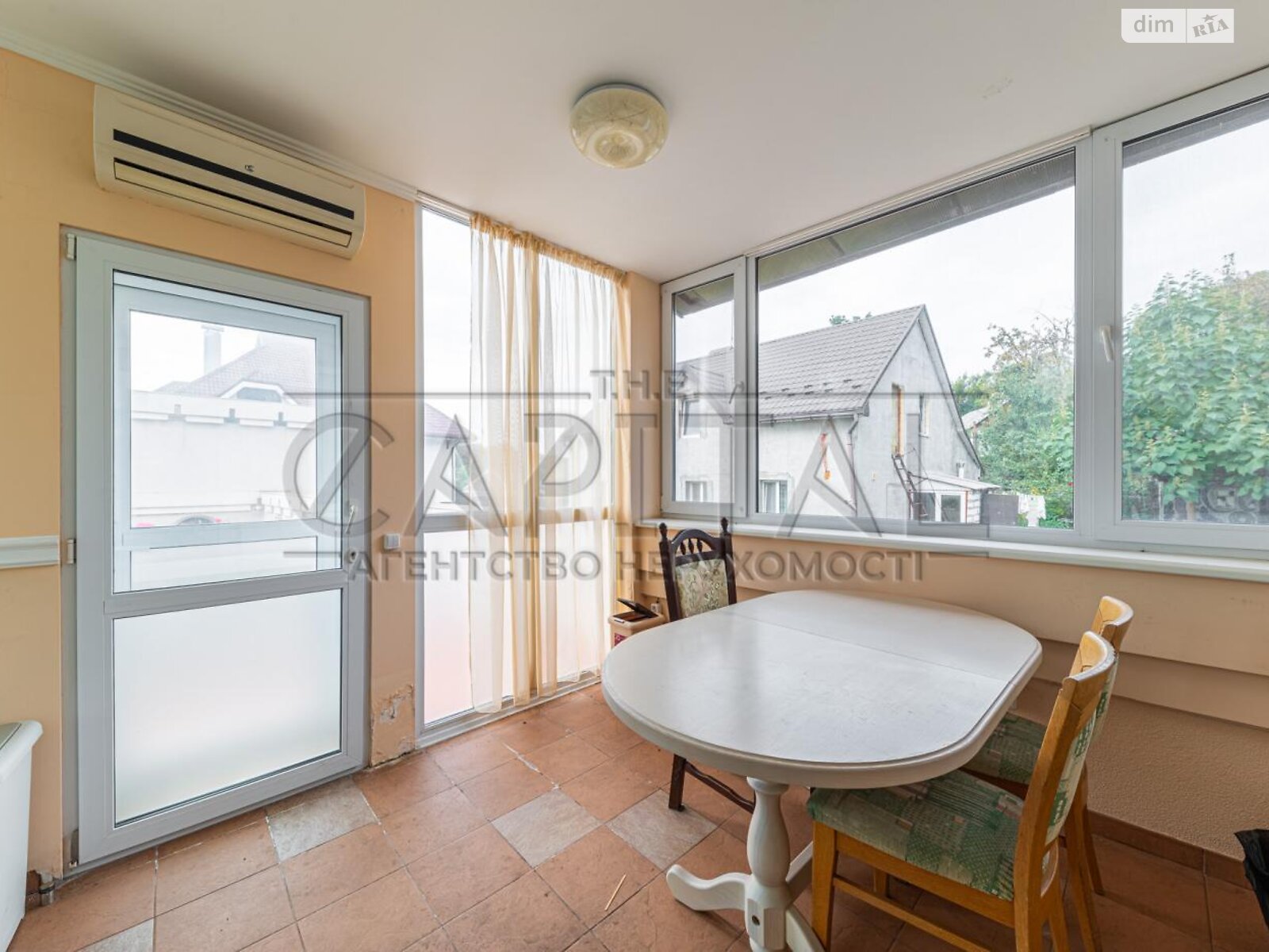 трехэтажный дом с верандой, 600 кв. м, кирпич. Продажа в Киеве район Соломенский фото 1