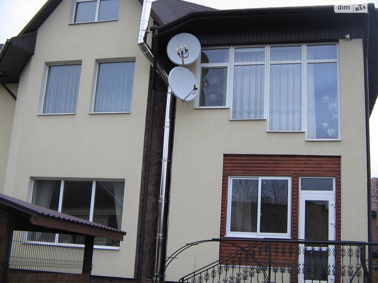 трехэтажный дом с верандой, 600 кв. м, пенобетон. Продажа в Киеве район Совки фото 1 трехэтажный дом с верандой, 600 кв. м, пенобетон. Продажа в Киеве район Совки фото 1