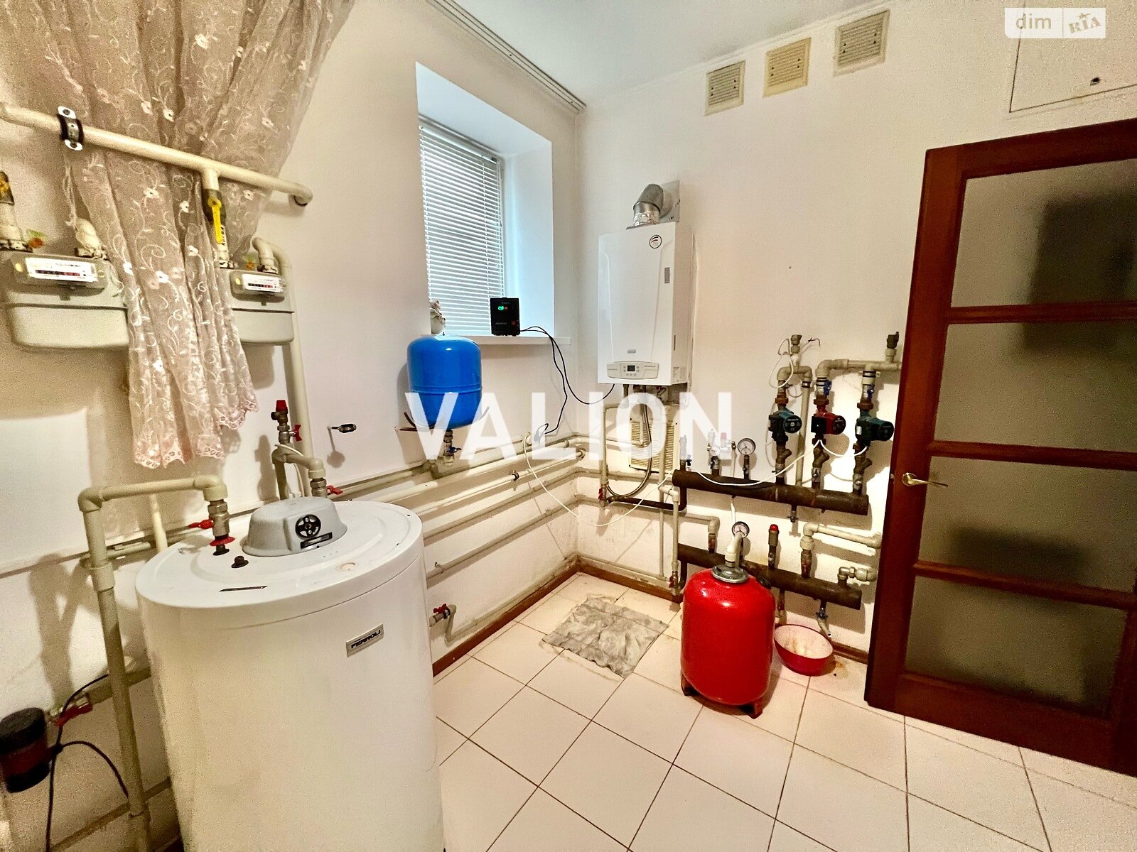 трехэтажный дом, 284 кв. м, кирпич. Продажа в Киеве район Святошино фото 1