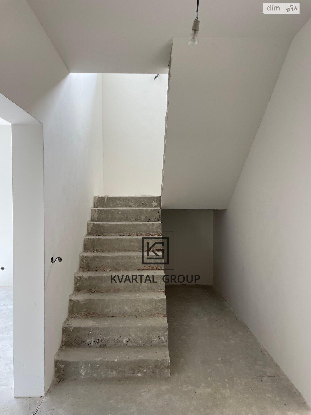 двухэтажный дом с балконом, 253.1 кв. м, газобетон. Продажа в Киеве район Святошинский фото 1 двухэтажный дом с балконом, 253.1 кв. м, газобетон. Продажа в Киеве район Святошинский фото 1