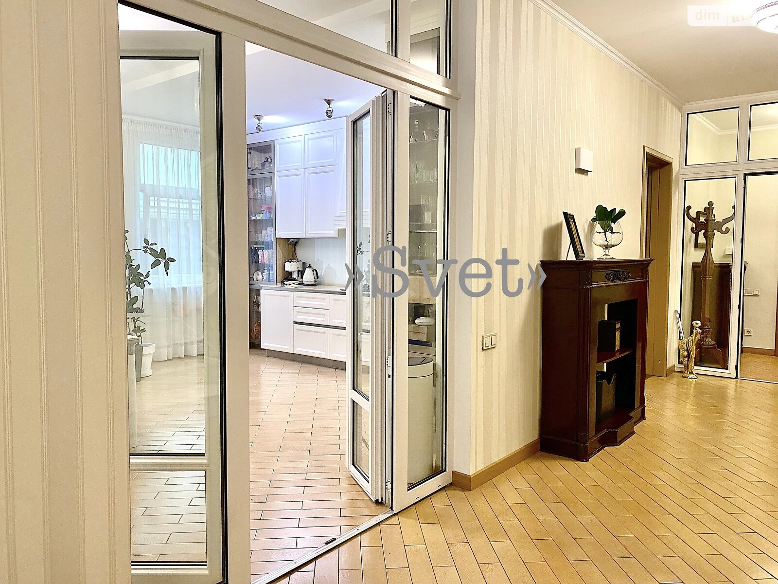двухэтажный дом с верандой, 595 кв. м, кирпич. Продажа в Киеве район Святошинский фото 1 двухэтажный дом с верандой, 595 кв. м, кирпич. Продажа в Киеве район Святошинский фото 1
