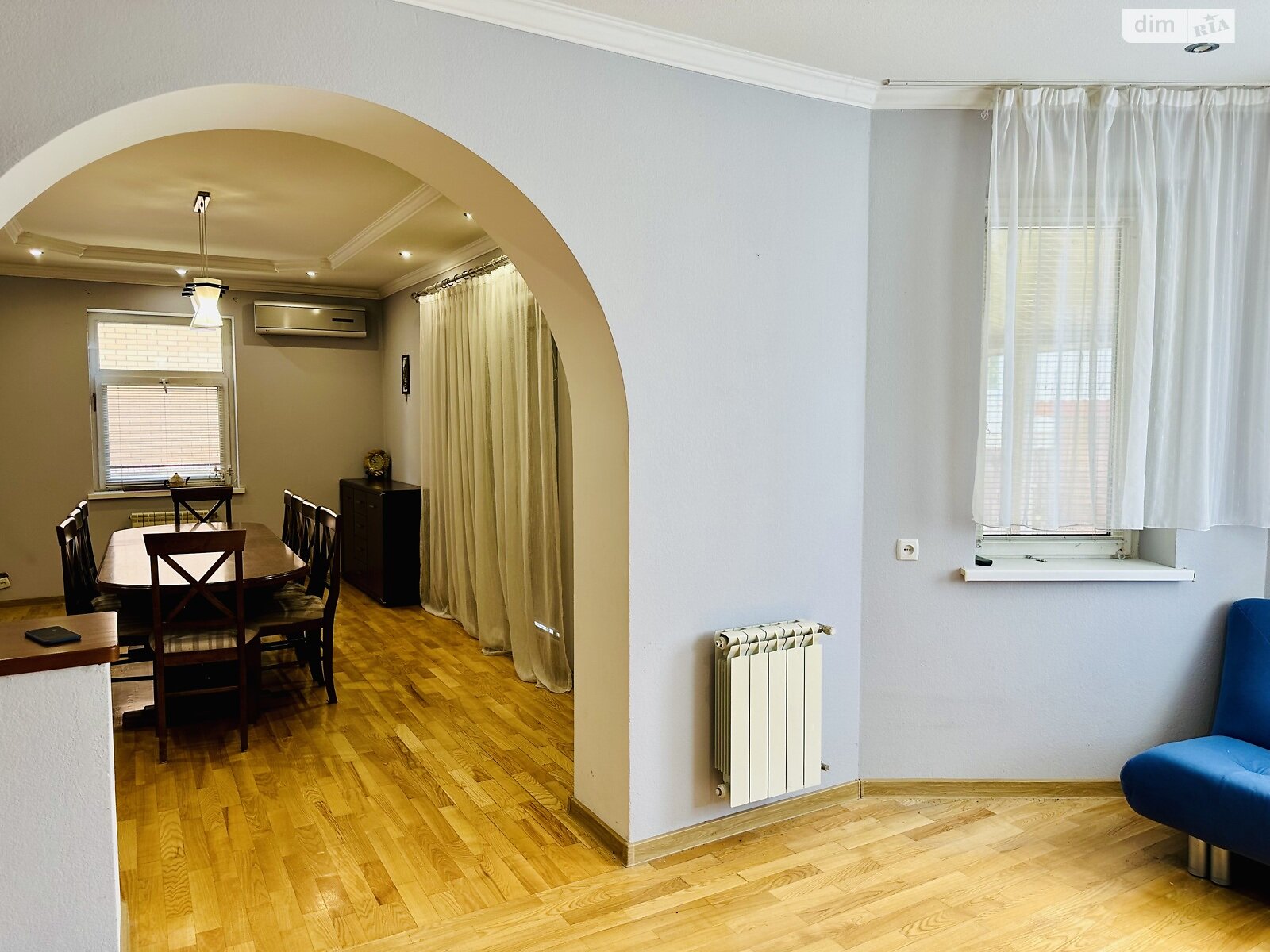 двоповерховий будинок з гаражем, 380 кв. м, цегла. Продаж в Києві, район Святошинський фото 1 двоповерховий будинок з гаражем, 380 кв. м, цегла. Продаж в Києві, район Святошинський фото 1