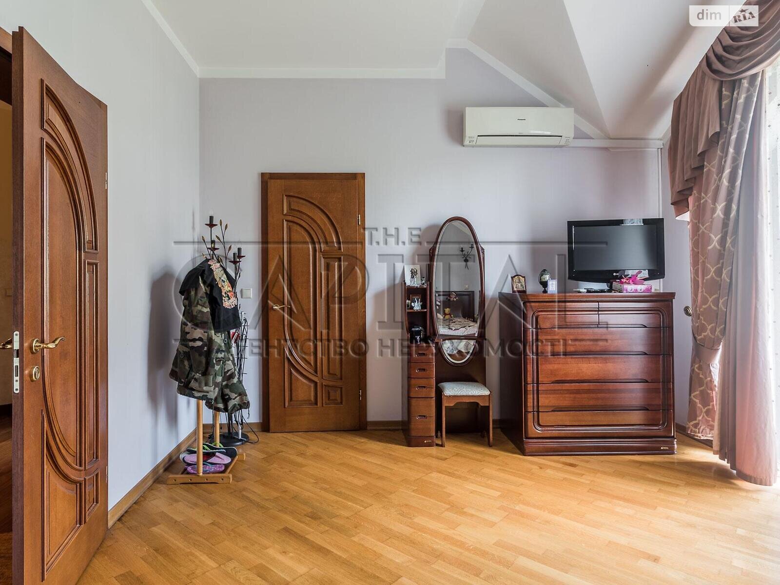 двухэтажный дом с гаражом, 410 кв. м, кирпич. Продажа в Киеве район Святошинский фото 1 двухэтажный дом с гаражом, 410 кв. м, кирпич. Продажа в Киеве район Святошинский фото 1