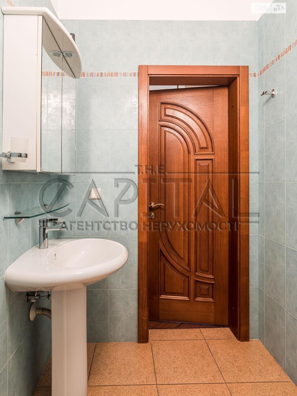 двухэтажный дом с гаражом, 410 кв. м, кирпич. Продажа в Киеве район Святошинский фото 1 двухэтажный дом с гаражом, 410 кв. м, кирпич. Продажа в Киеве район Святошинский фото 1