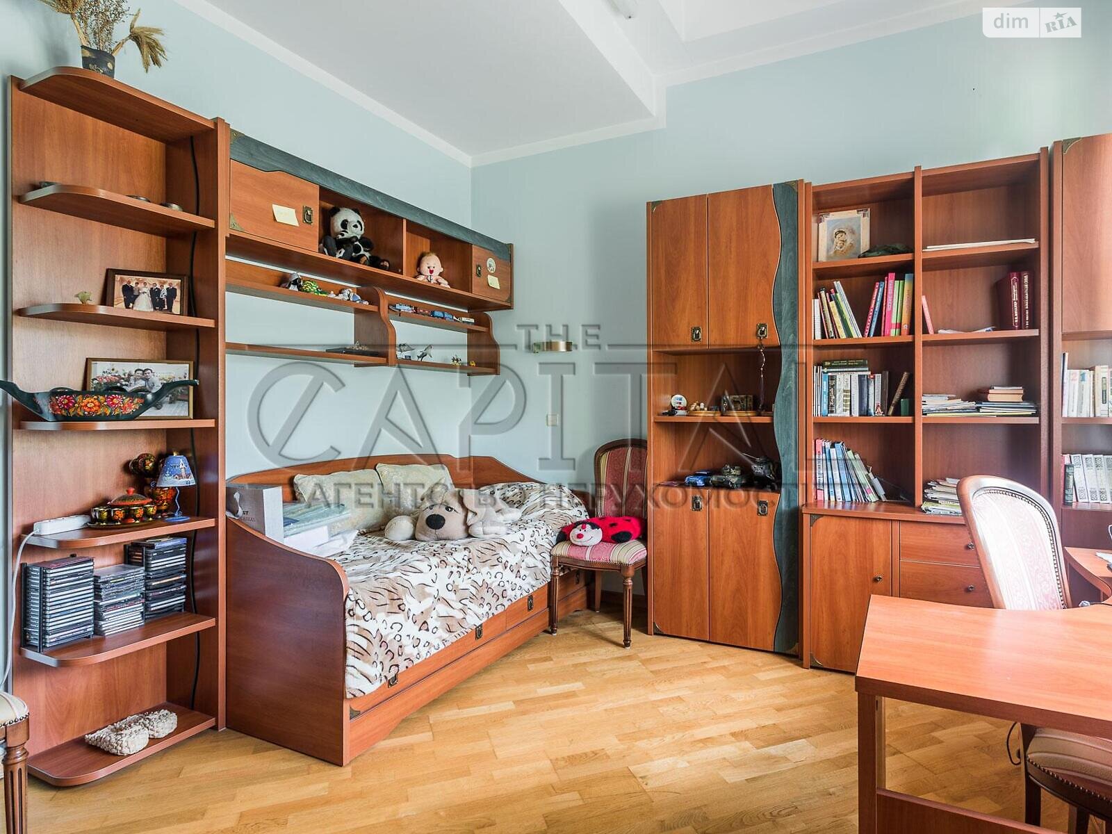 двухэтажный дом с гаражом, 410 кв. м, кирпич. Продажа в Киеве район Святошинский фото 1 двухэтажный дом с гаражом, 410 кв. м, кирпич. Продажа в Киеве район Святошинский фото 1