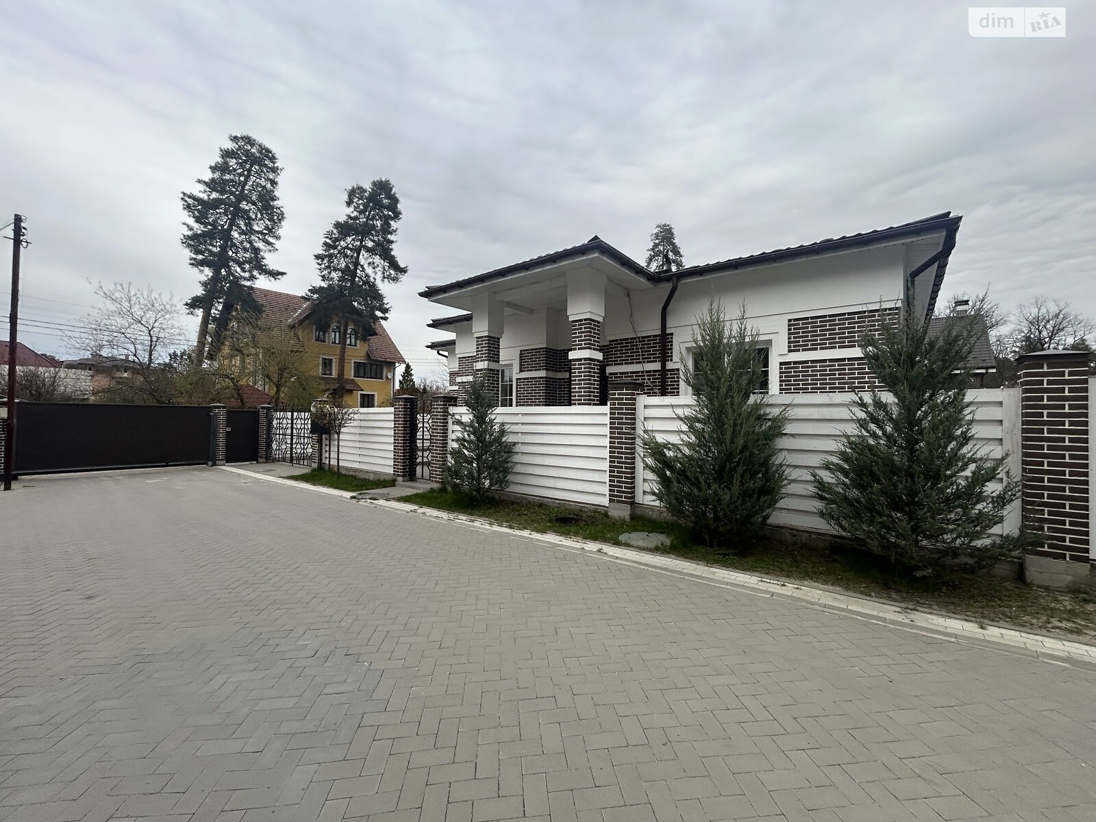 одноэтажный дом с мансардой, 120 кв. м, кирпич. Продажа в Киеве район Святошинский фото 1 одноэтажный дом с мансардой, 120 кв. м, кирпич. Продажа в Киеве район Святошинский фото 1