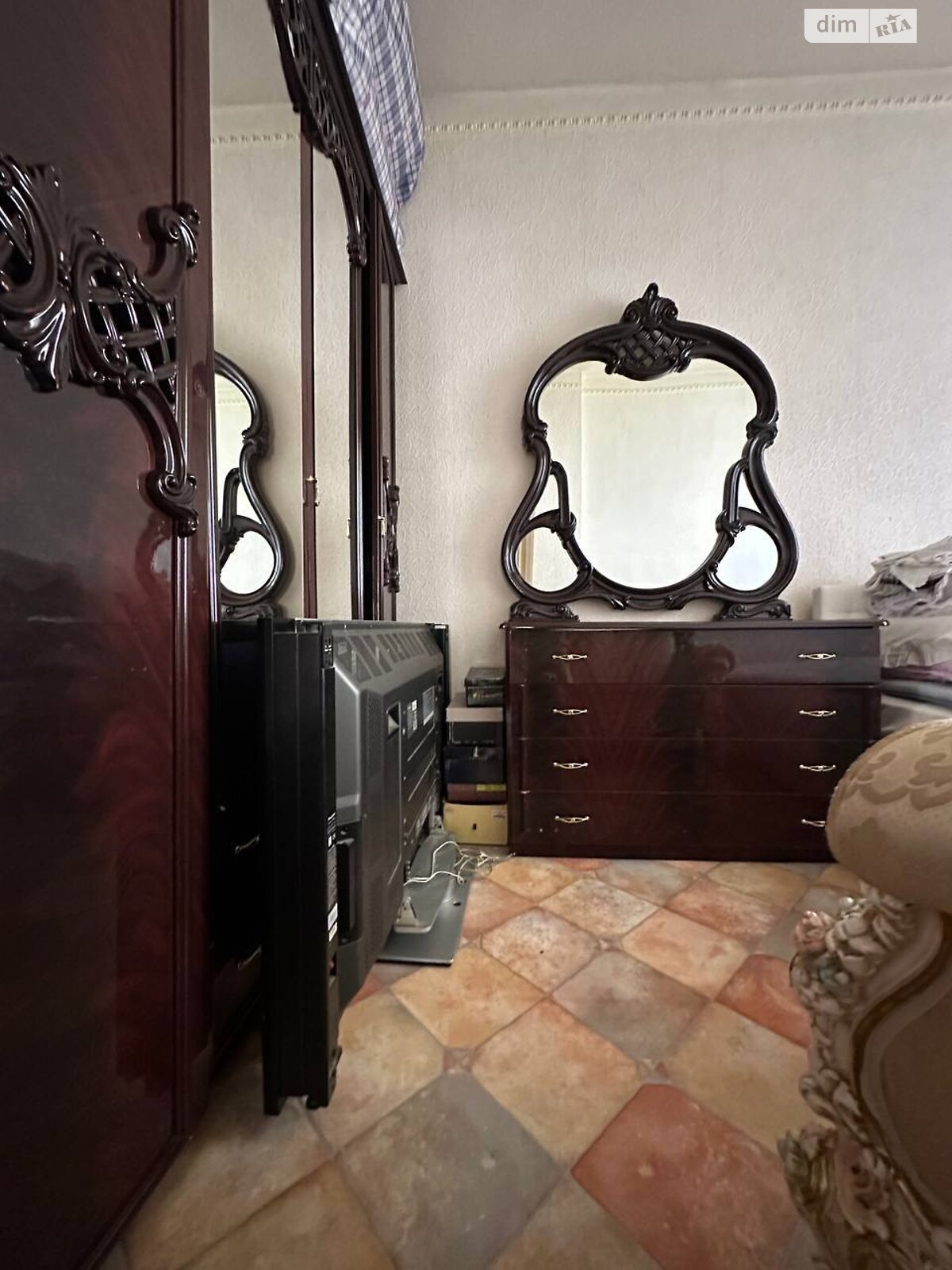 двухэтажный дом, 800 кв. м, ракушечник (ракушняк). Продажа в Киеве район Святошинский фото 1 двухэтажный дом, 800 кв. м, ракушечник (ракушняк). Продажа в Киеве район Святошинский фото 1