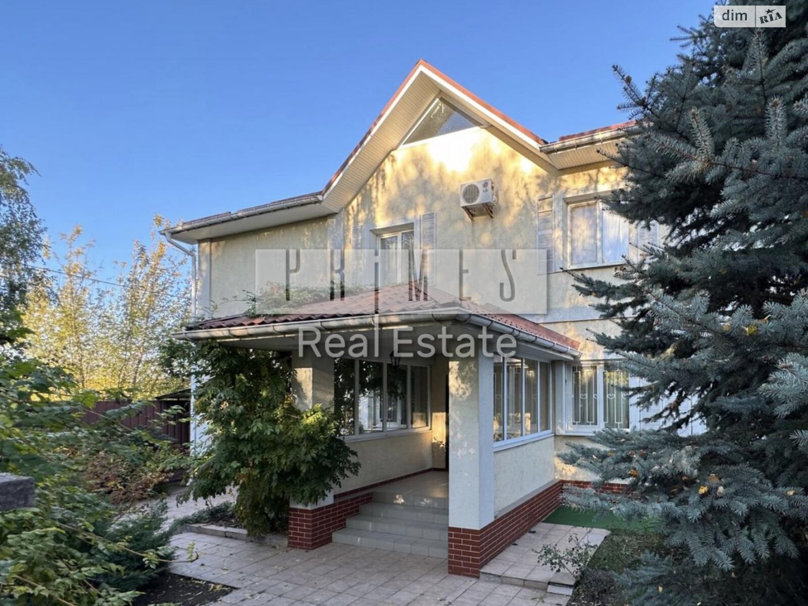 двухэтажный дом с гаражом, 366 кв. м, кирпич. Продажа в Киеве район Святошинский фото 1 двухэтажный дом с гаражом, 366 кв. м, кирпич. Продажа в Киеве район Святошинский фото 1