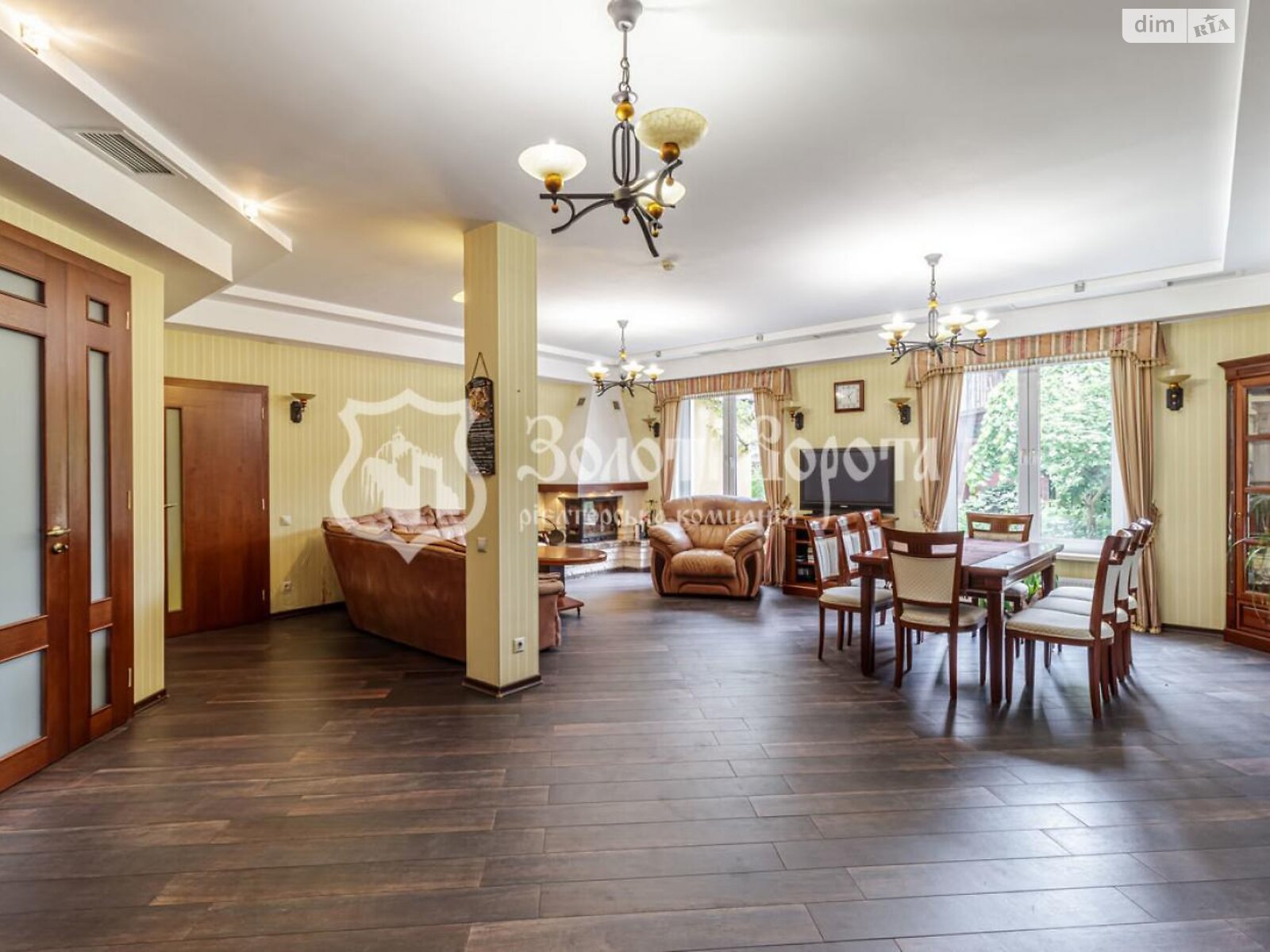 триповерховий будинок, 373.8 кв. м, кирпич. Продаж в Києві, район Святошинський фото 1 триповерховий будинок, 373.8 кв. м, кирпич. Продаж в Києві, район Святошинський фото 1