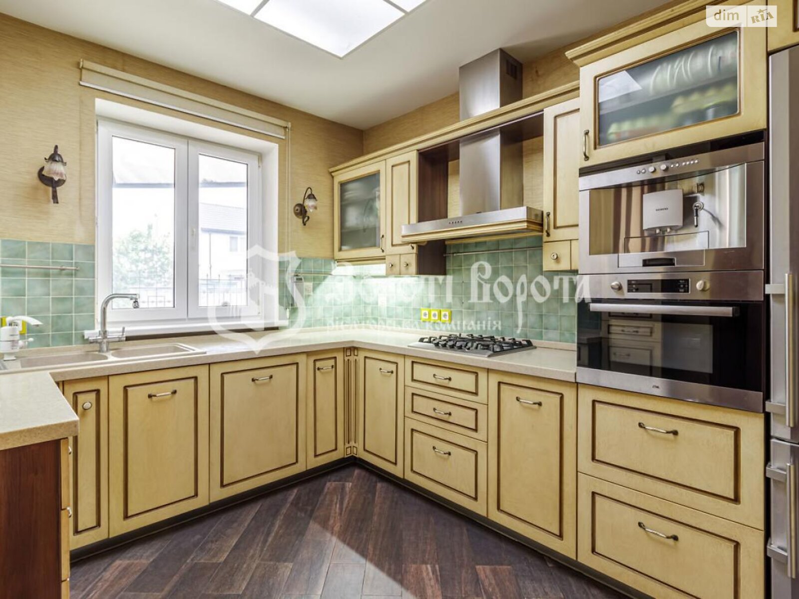 триповерховий будинок, 373.8 кв. м, кирпич. Продаж в Києві, район Святошинський фото 1 триповерховий будинок, 373.8 кв. м, кирпич. Продаж в Києві, район Святошинський фото 1